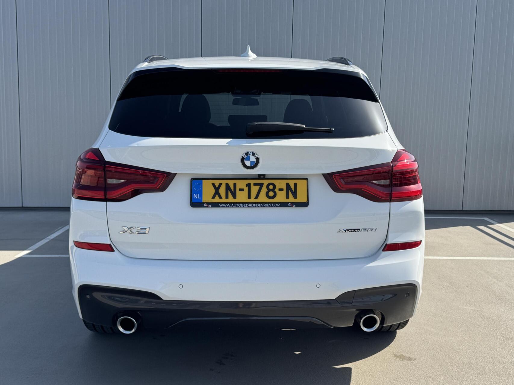 Foto van BMW X3 Xdrive20i