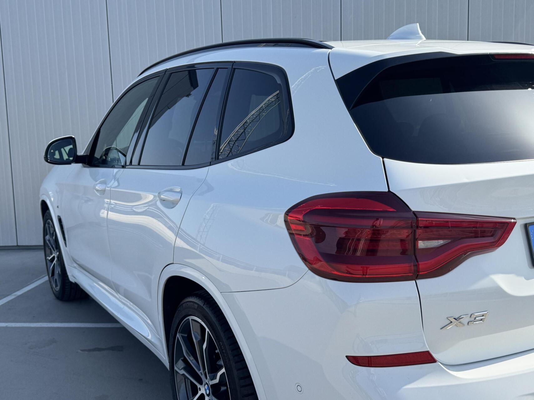 Foto van BMW X3 Xdrive20i