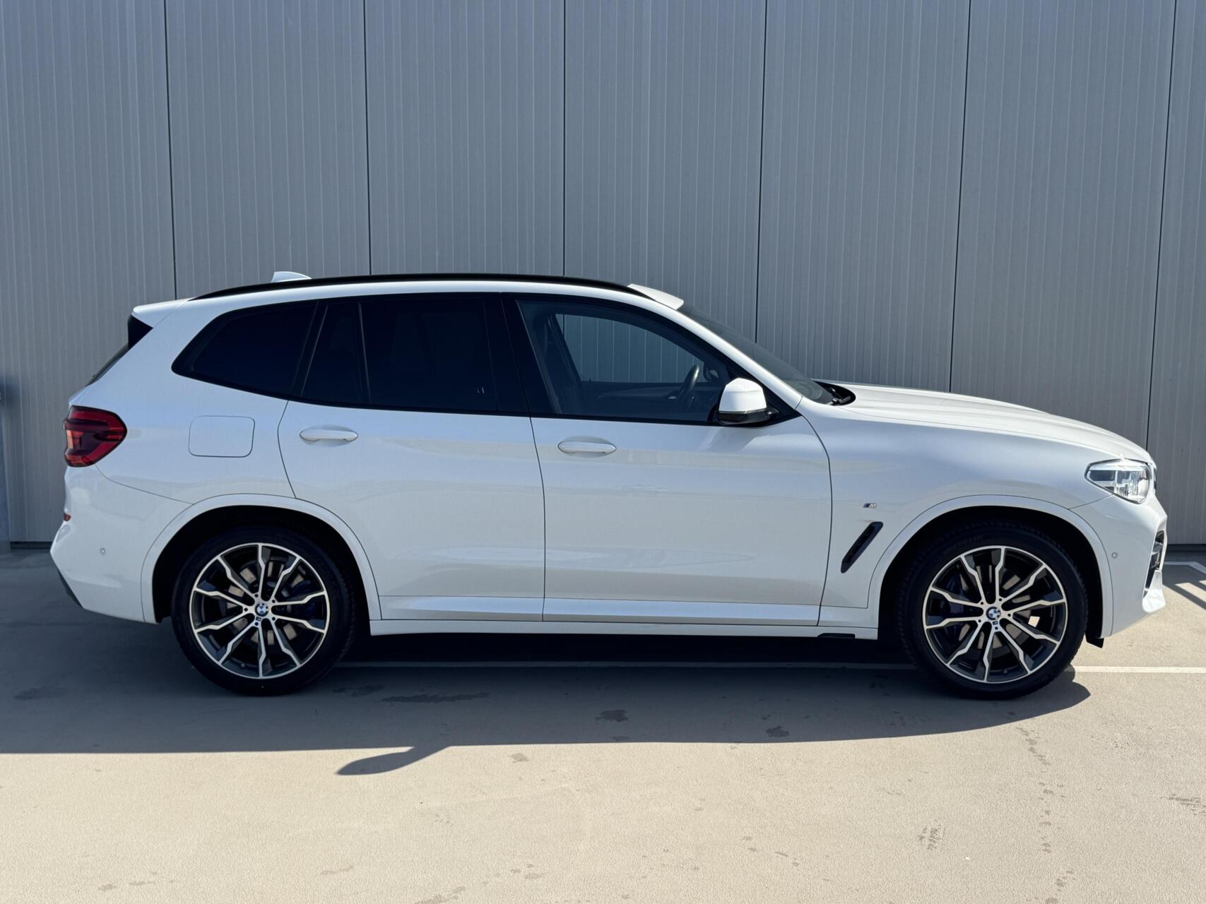 Foto van BMW X3 Xdrive20i