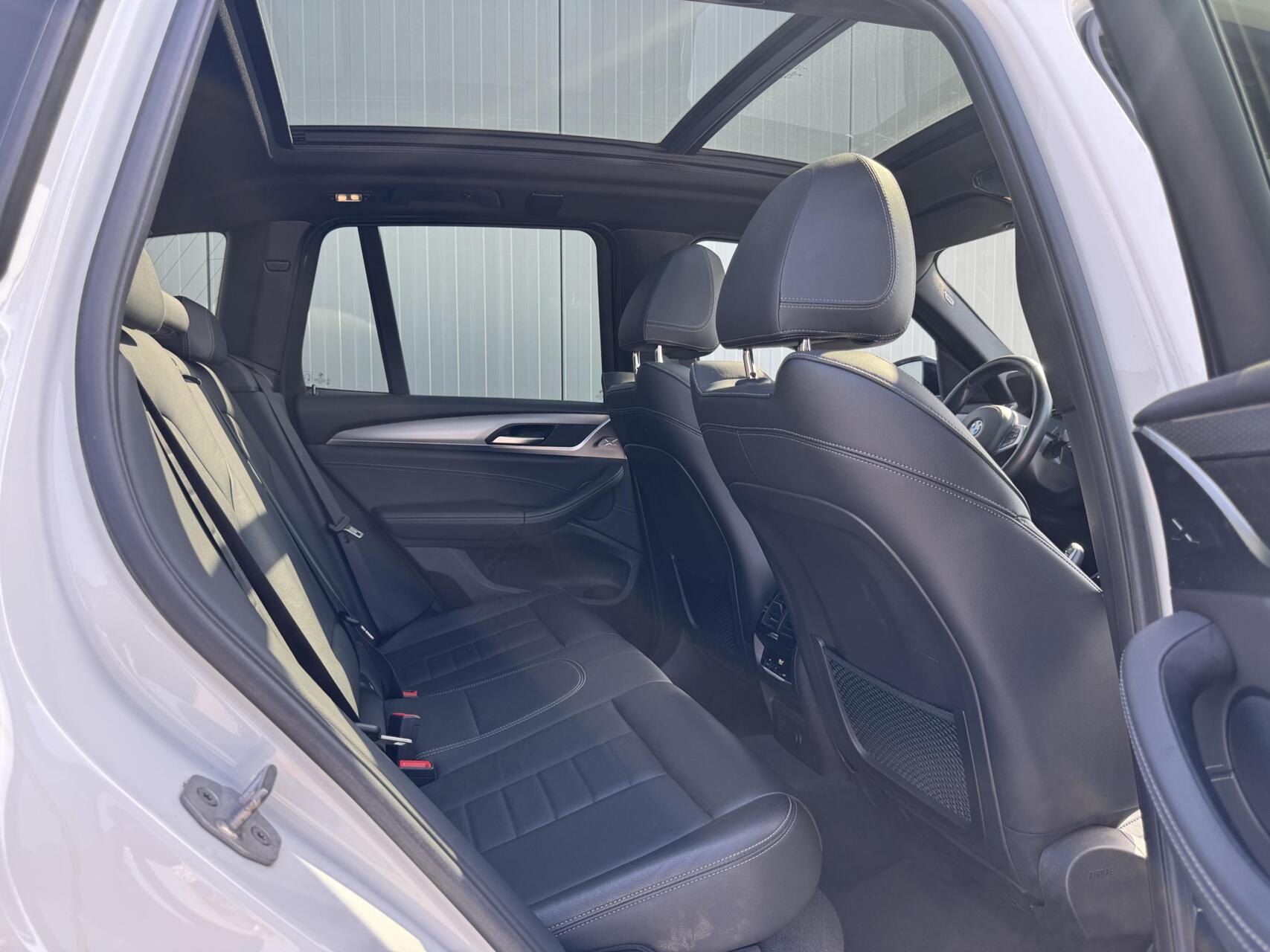Foto van BMW X3 Xdrive20i