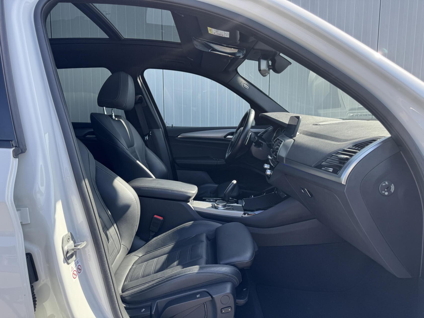 Foto van BMW X3 Xdrive20i