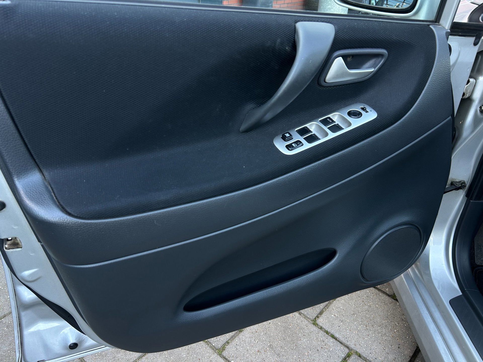 Foto van Suzuki Liana