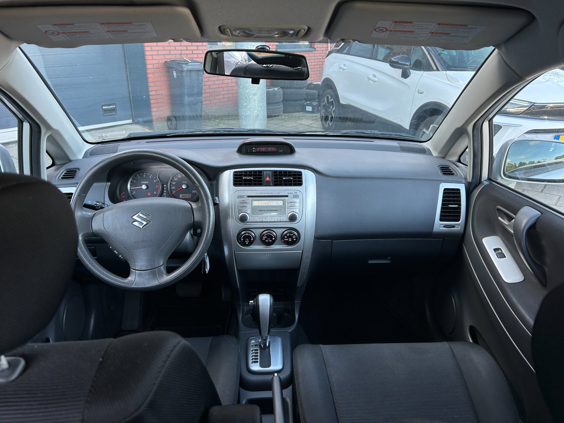 Foto van Suzuki Liana