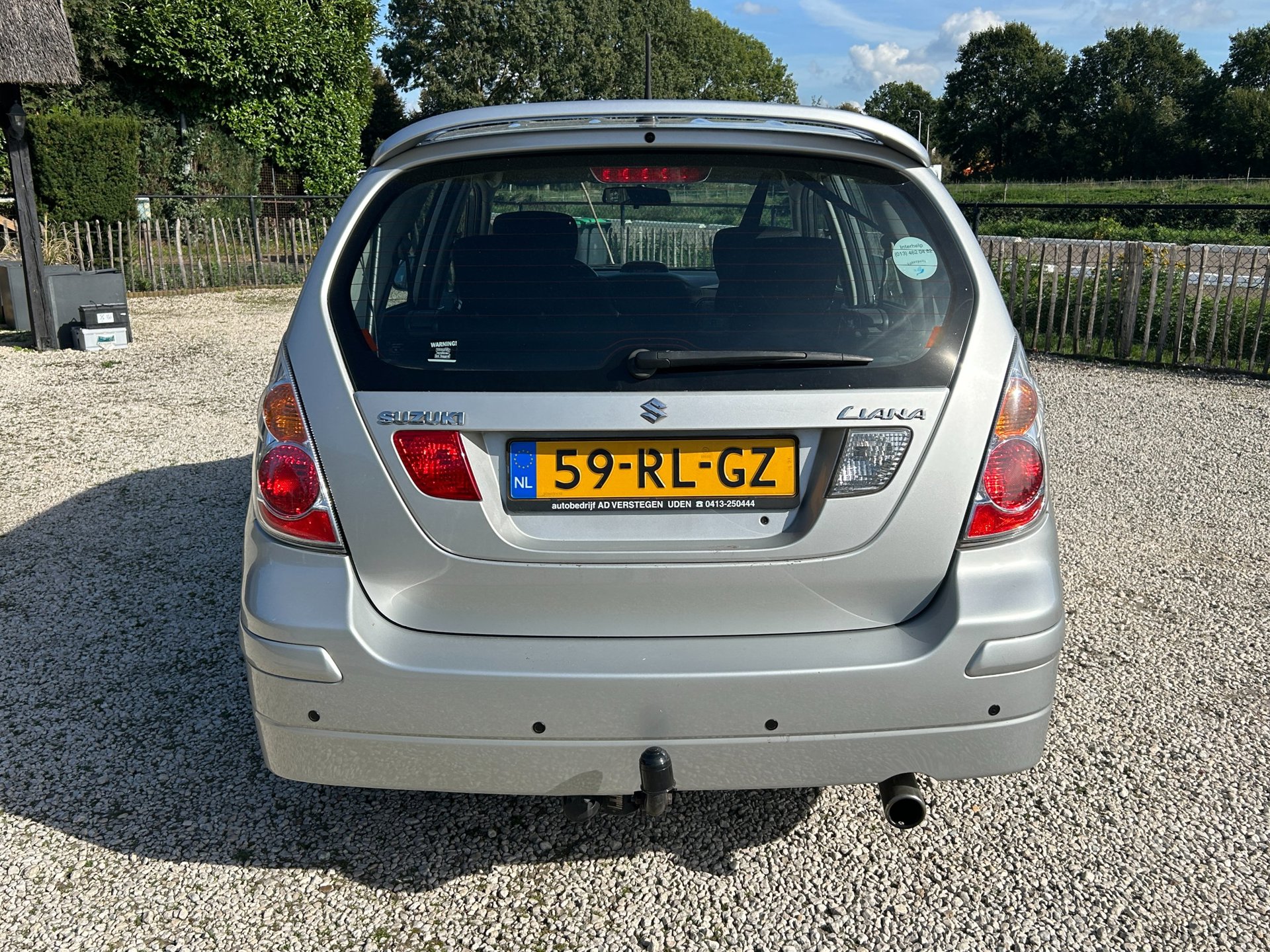 Foto van Suzuki Liana