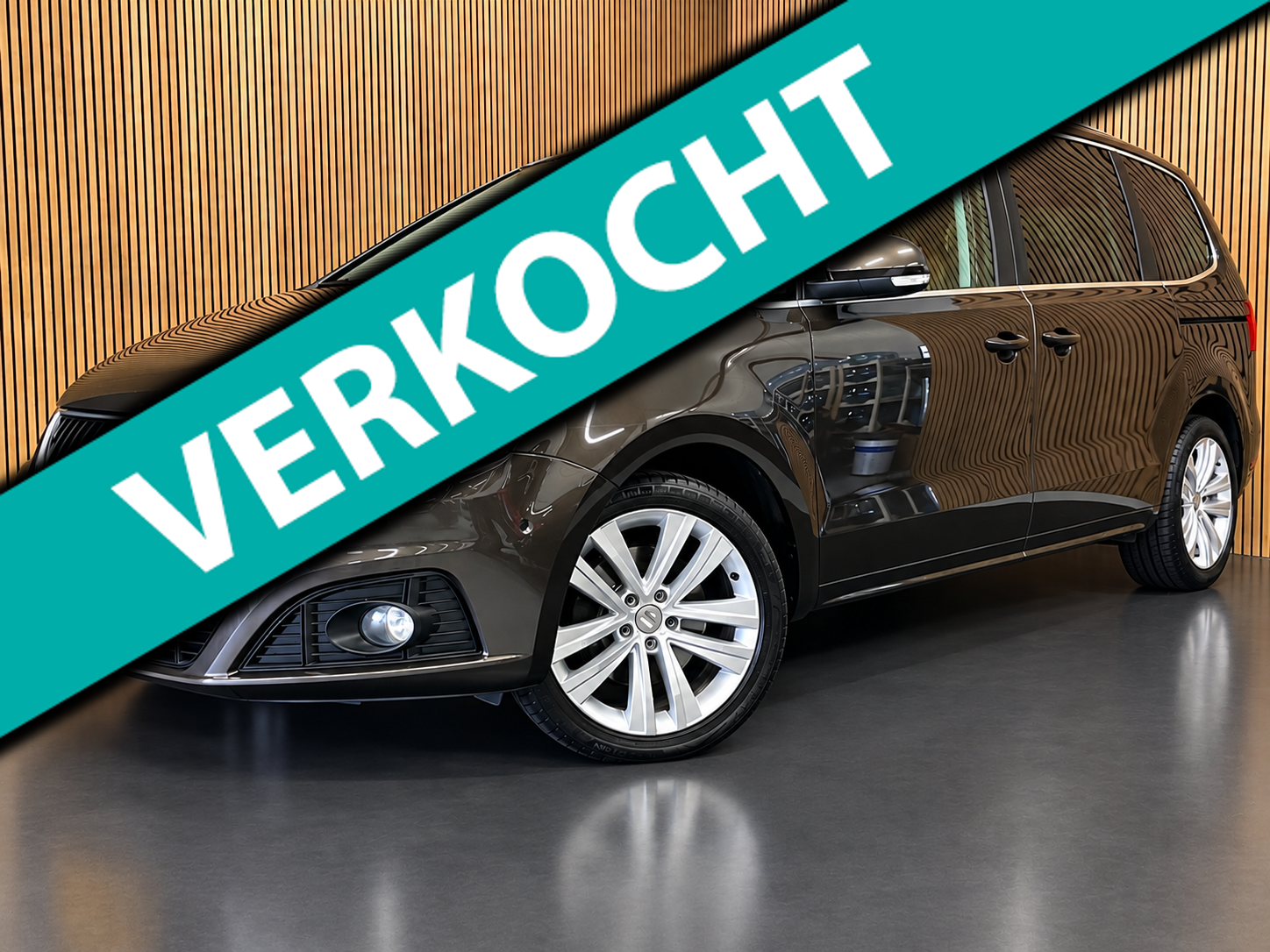Seat Alhambra 1.4 TSI|7-PERSOONS|AUTOMAAT|LEDER|PANO|STOELVERW.|ELEK.STOELEN+A-KLEP|CAMERA|CRUISE+CLIMA|PDC-A|LMV 18''|NAP|NL-AUTO 2014 - voorkant