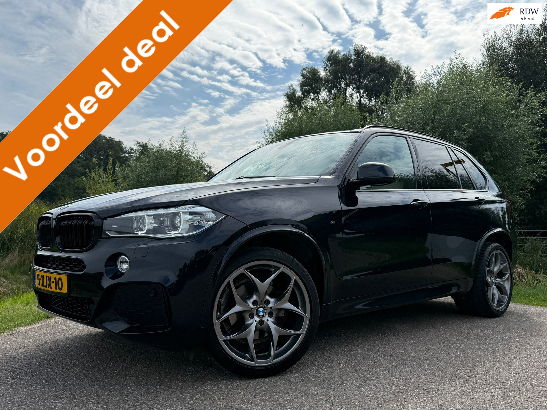 BMW X5 Xdrive30d XDrive30d High Executive M-Sport Automaat / Leder / Camera / 21" Velgen / Memory / Key-Less / Stuur- + Stoelverwarming / 2014 - voorkant