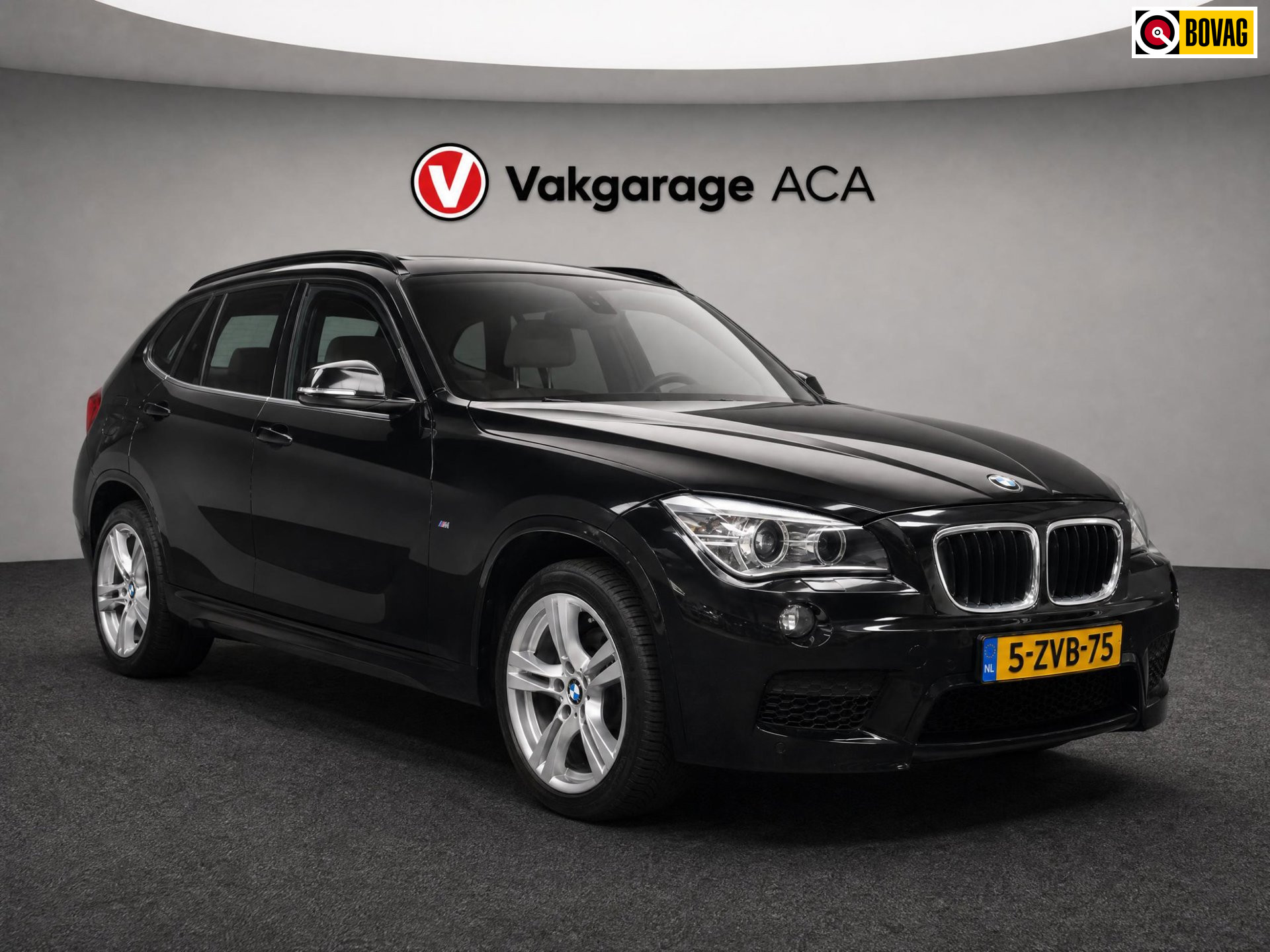 BMW X1 Sdrive20i SDrive20i High Executive // PANO // NAVI // LEDER // M-PAKKET // TREKHAAK // 2015 - voorkant