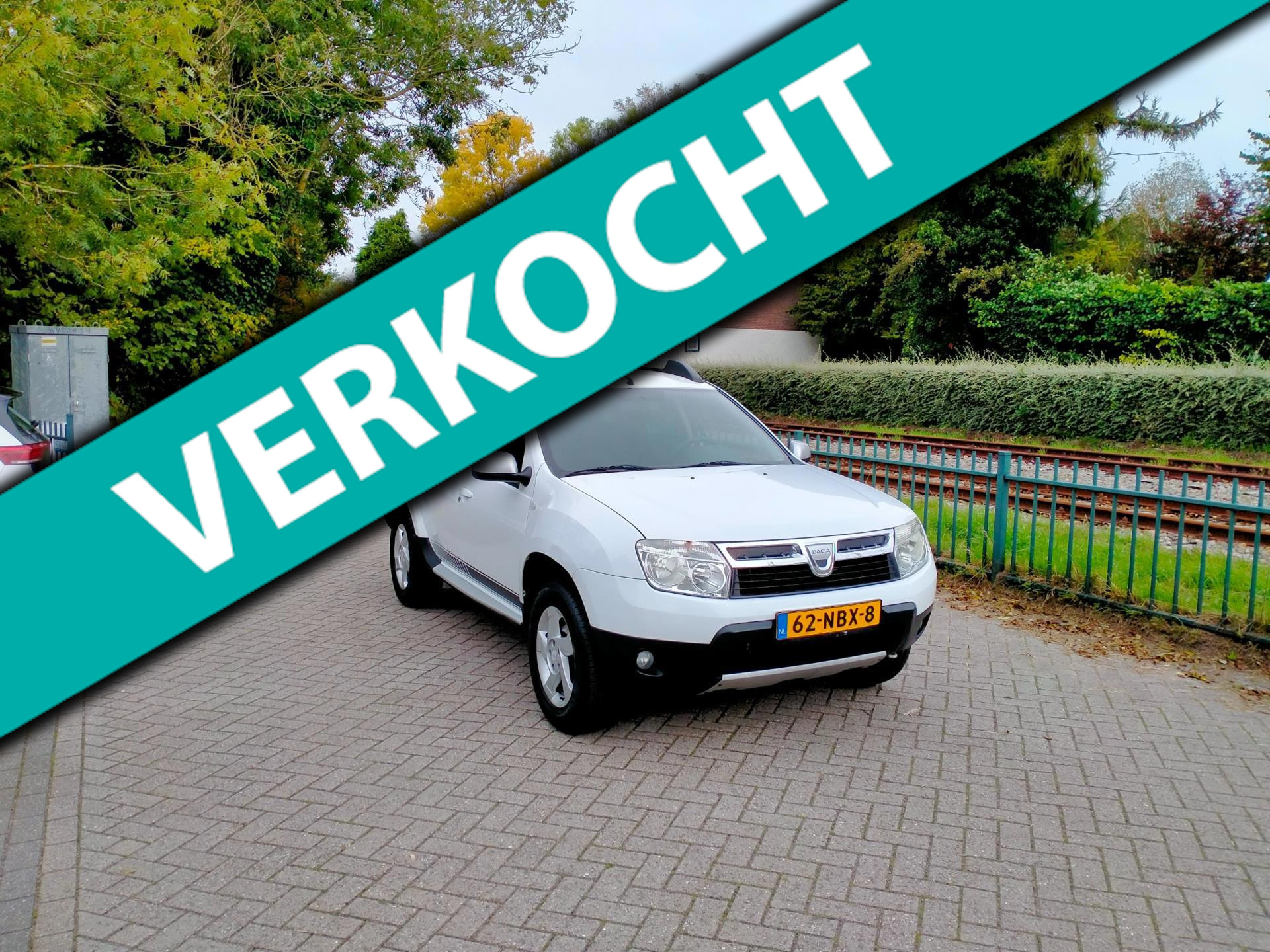 Dacia Duster 1.6 Lauréate 2wd airco trekhaak ALLINPRIJS 2010 - voorkant