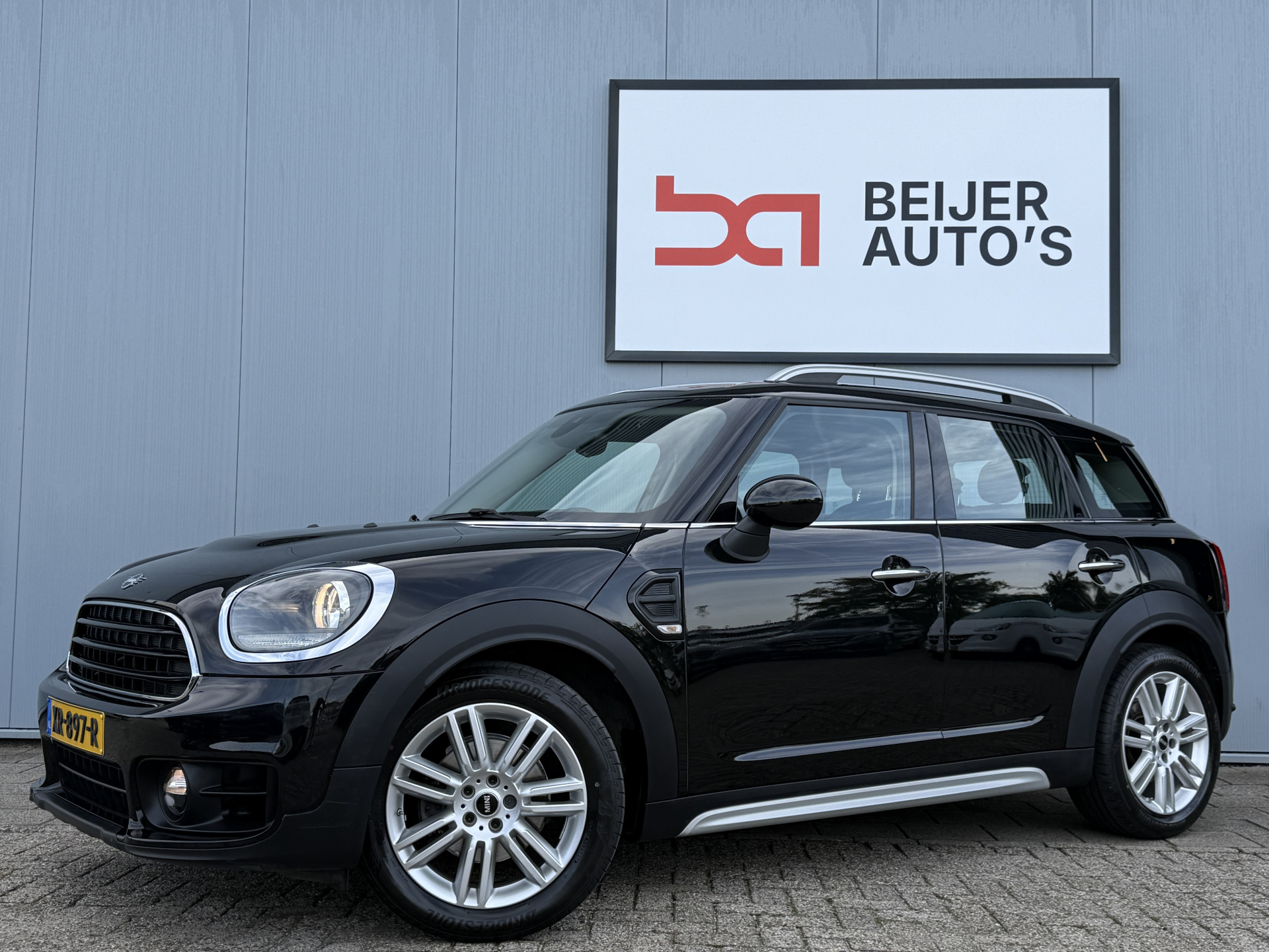 Mini Countryman Cooper 1.5 Cooper Dutch Made Edition Automaat 2019 - voorkant