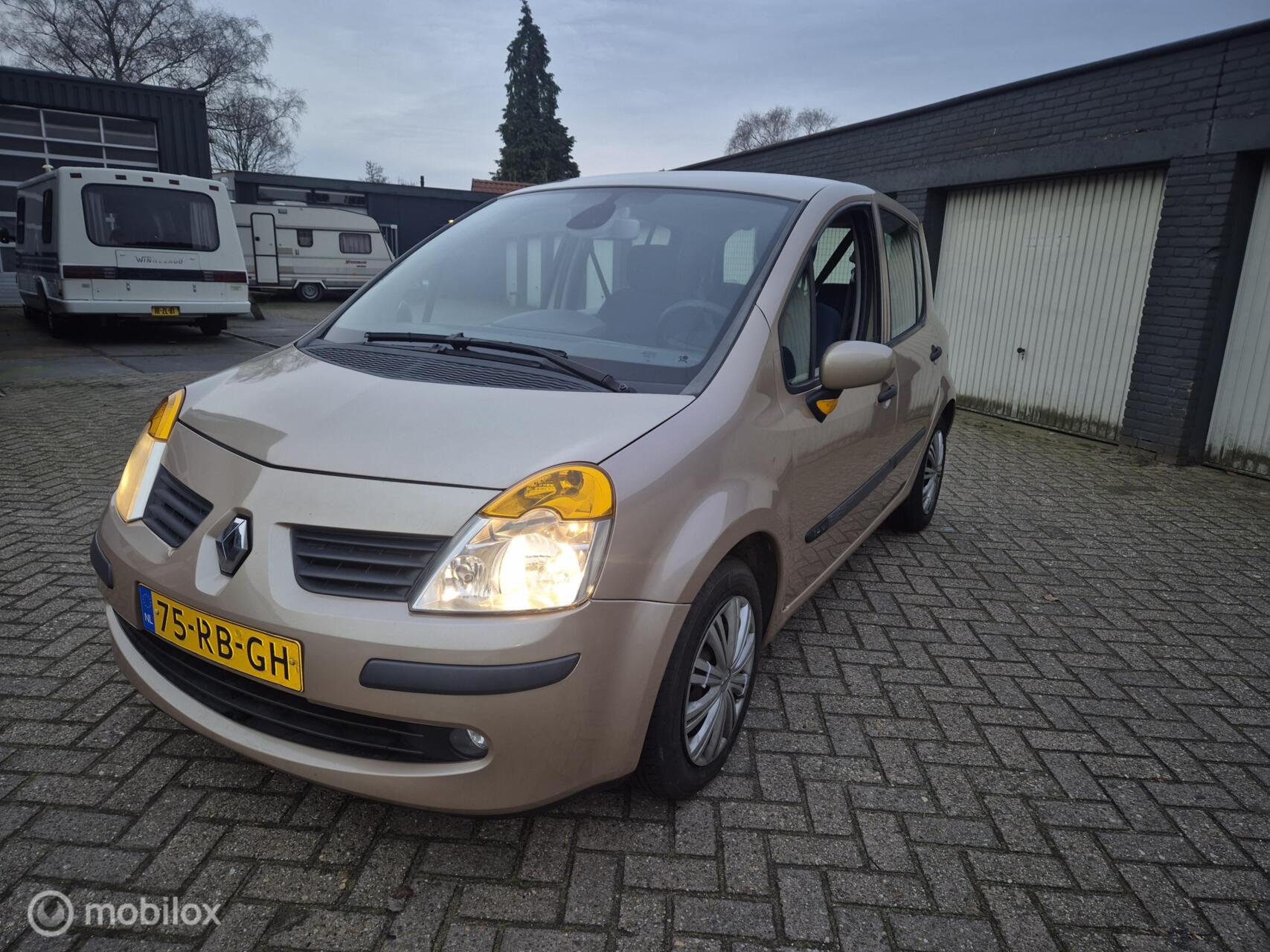 Renault Modus 1.4-16V Privilège Luxe  met airco 2005 - voorkant