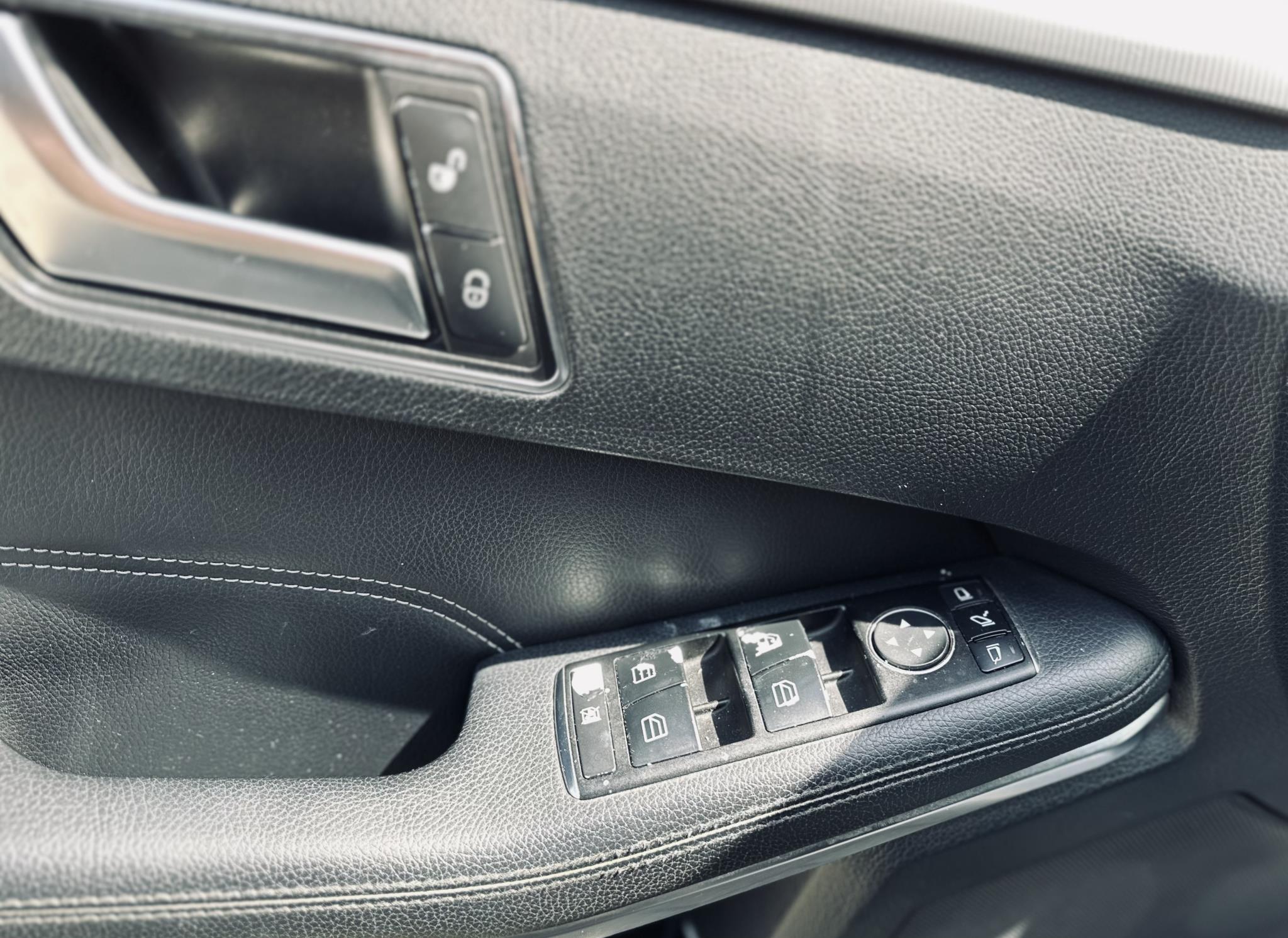 Foto van Mercedes-Benz E 300 Bluetec Hybrid