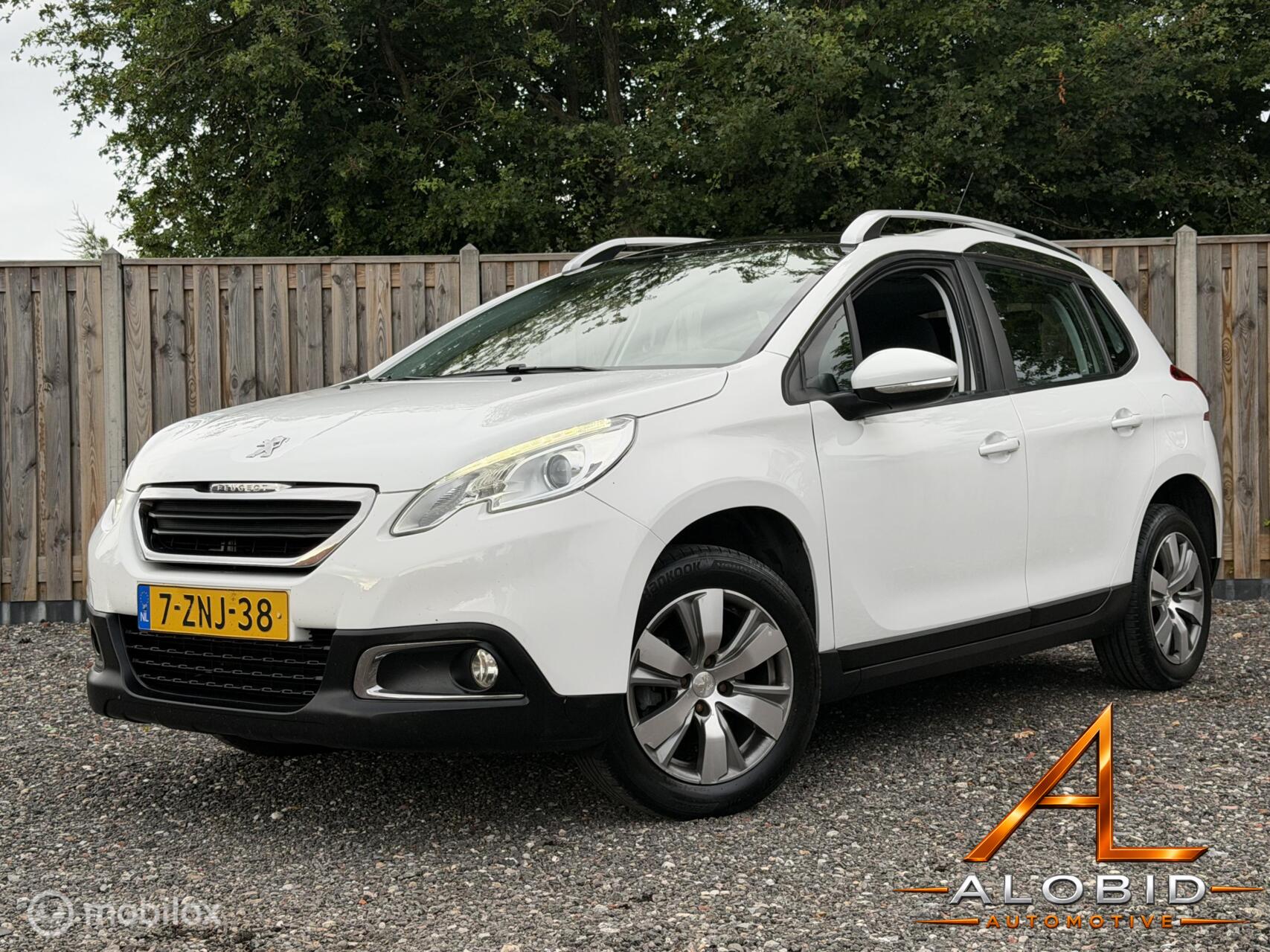 Peugeot 2008 1.6 VTi Navi Pano Trekhaak Airco 100% onderhouden 2015 - voorkant