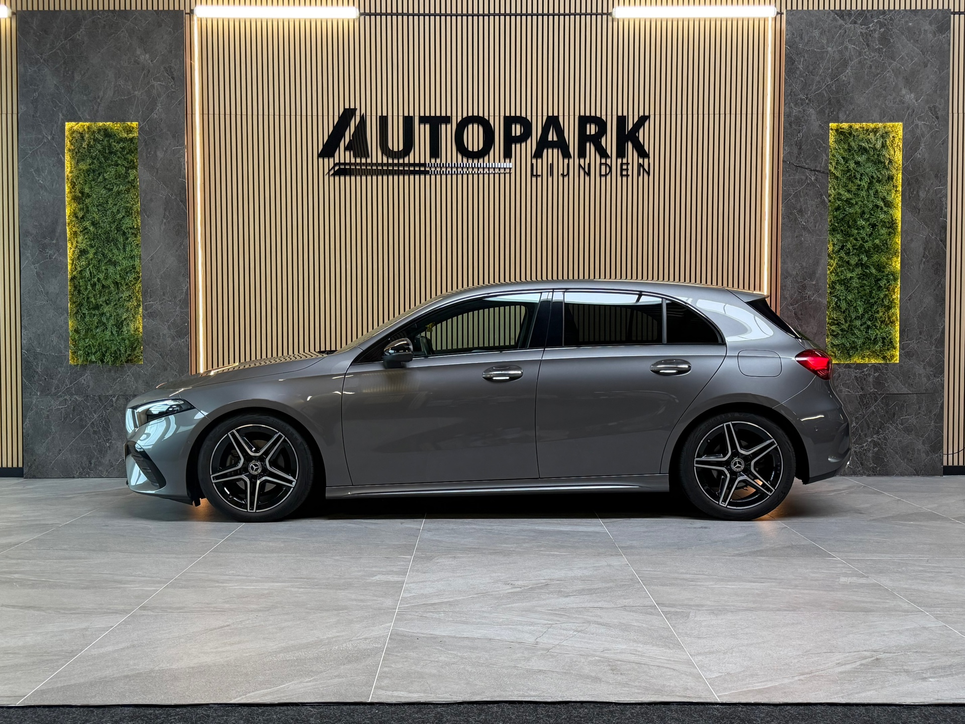 Foto van Mercedes-Benz A 180
