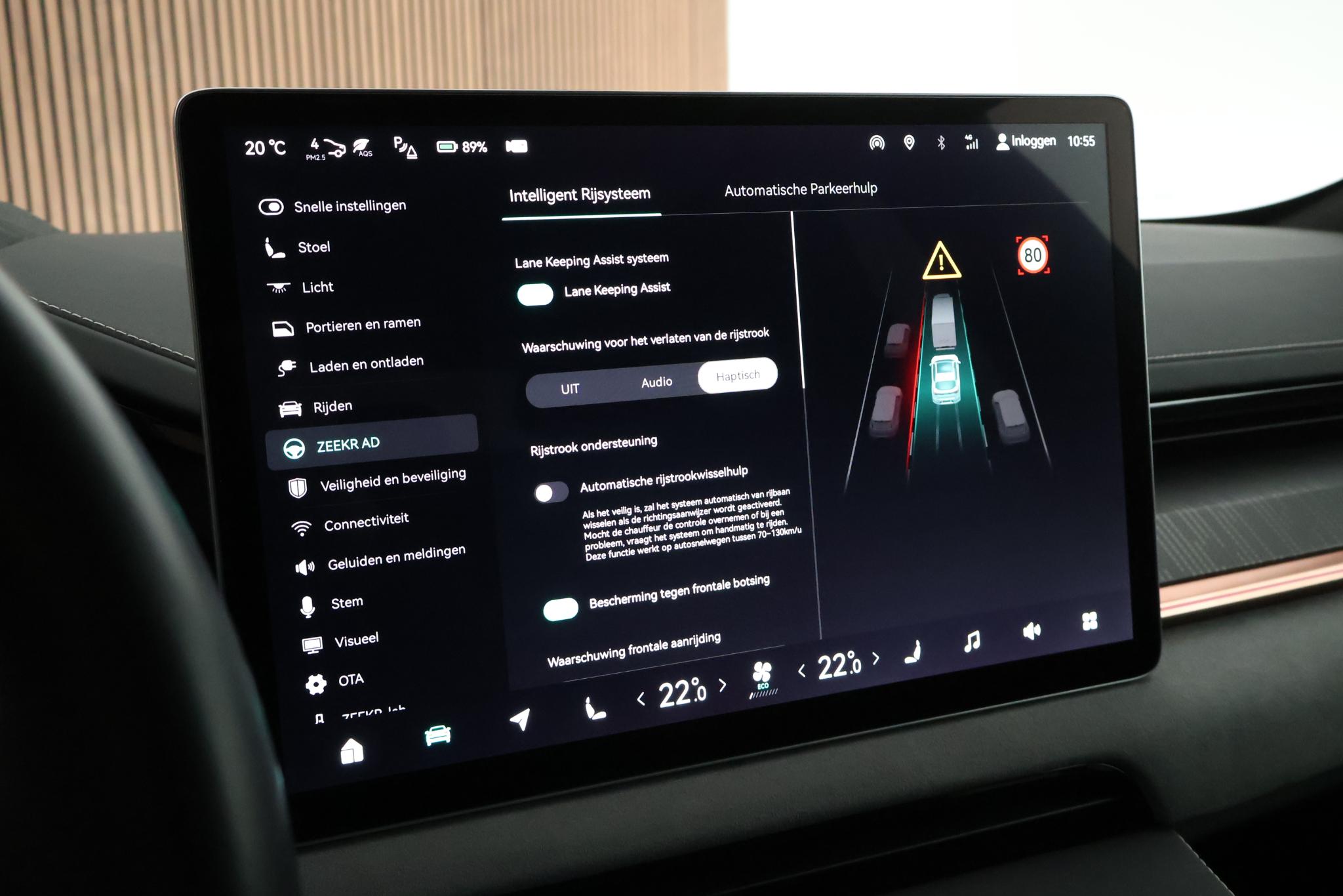 Foto van Zeekr 001
