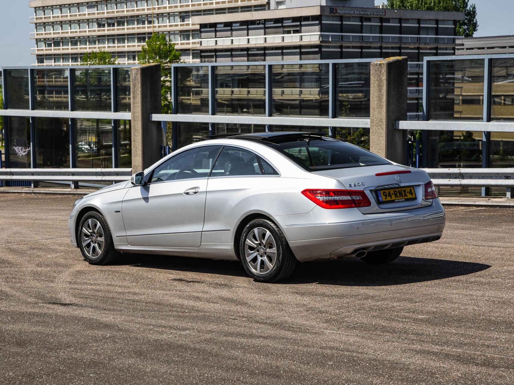 Foto van Mercedes-Benz E 200