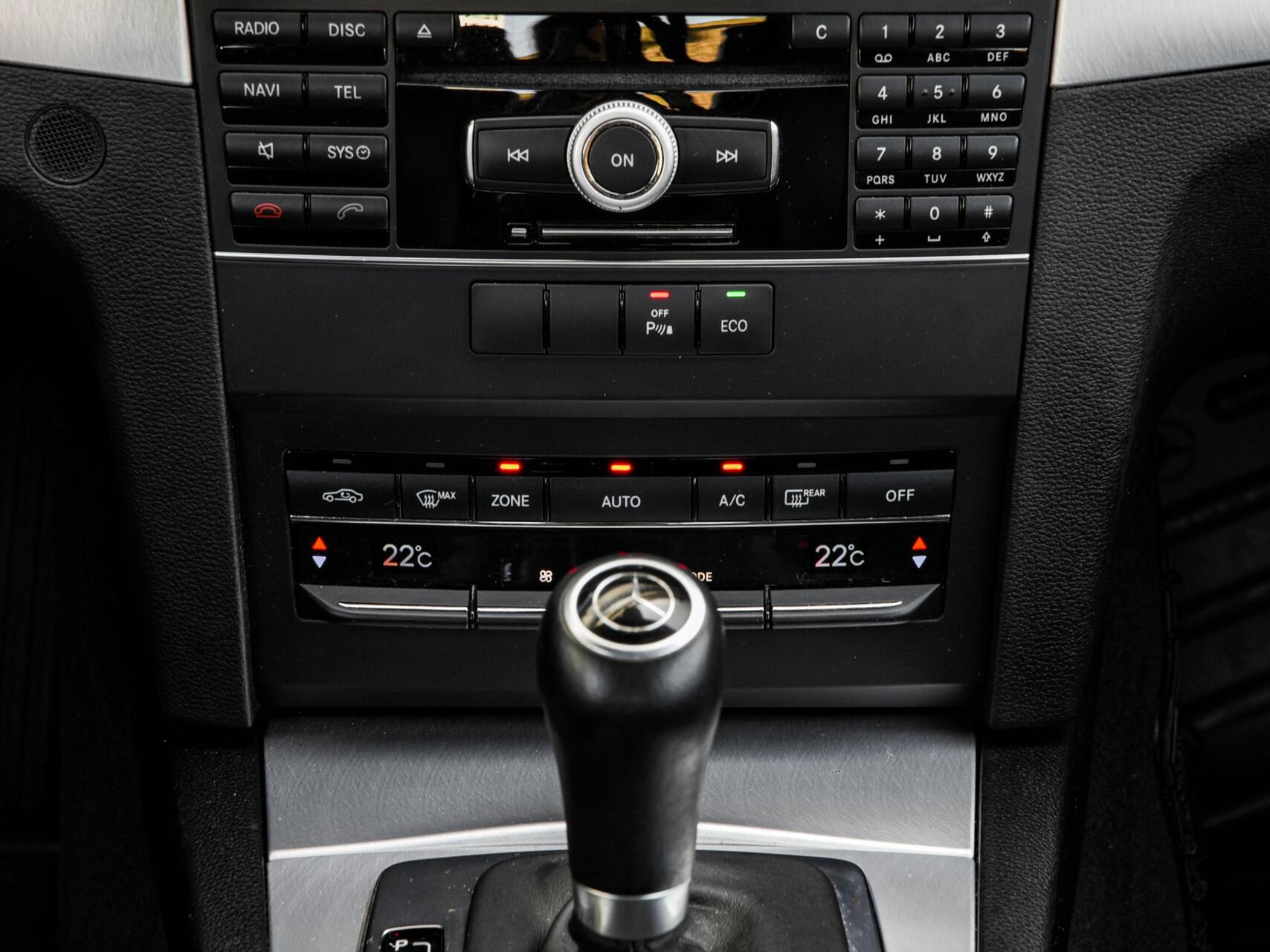 Foto van Mercedes-Benz E 200