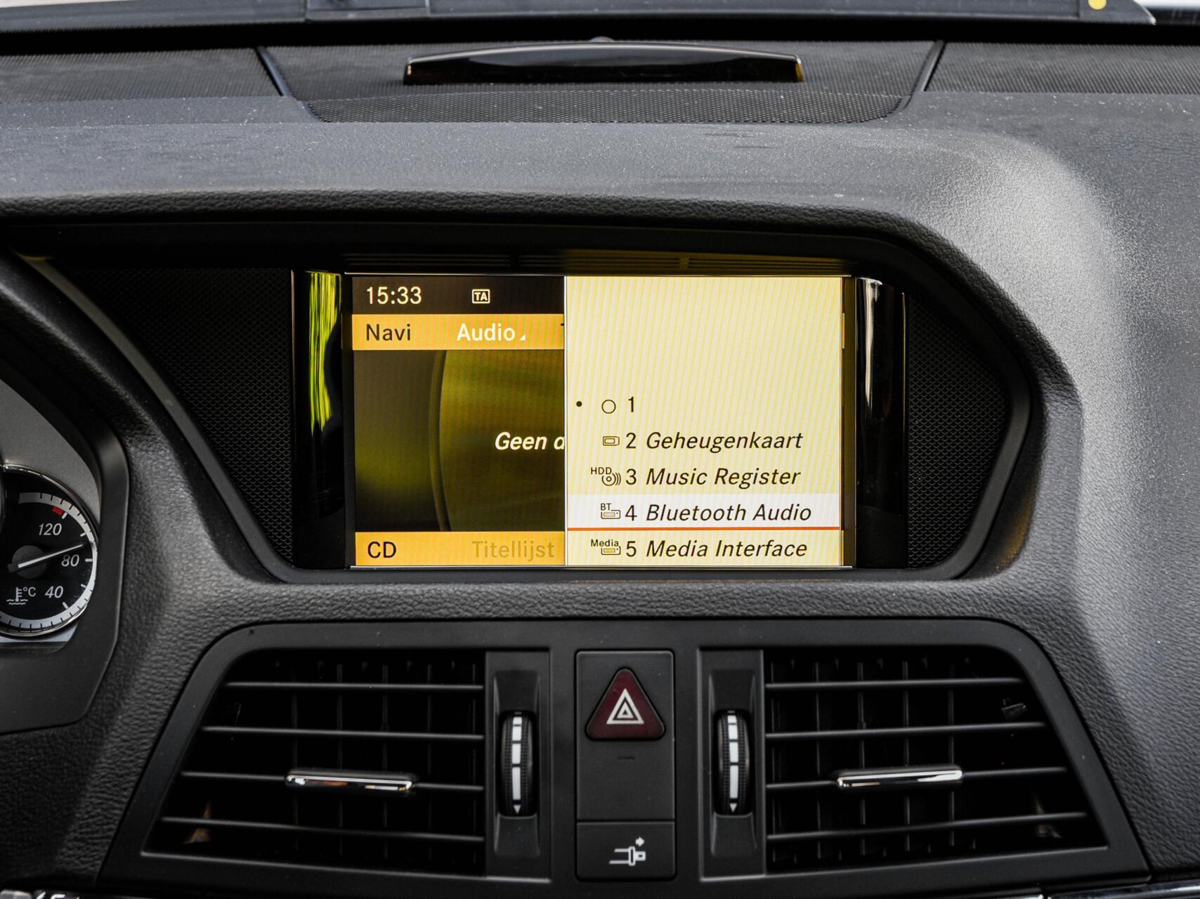 Foto van Mercedes-Benz E 200