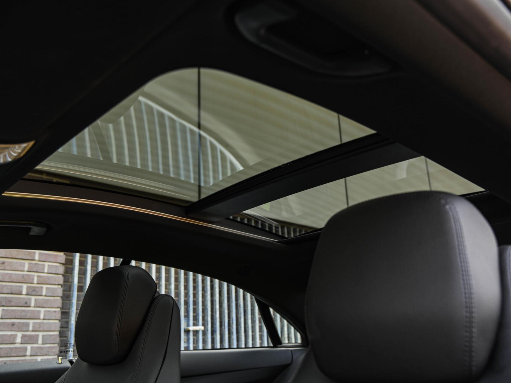 Foto van Mercedes-Benz E 200