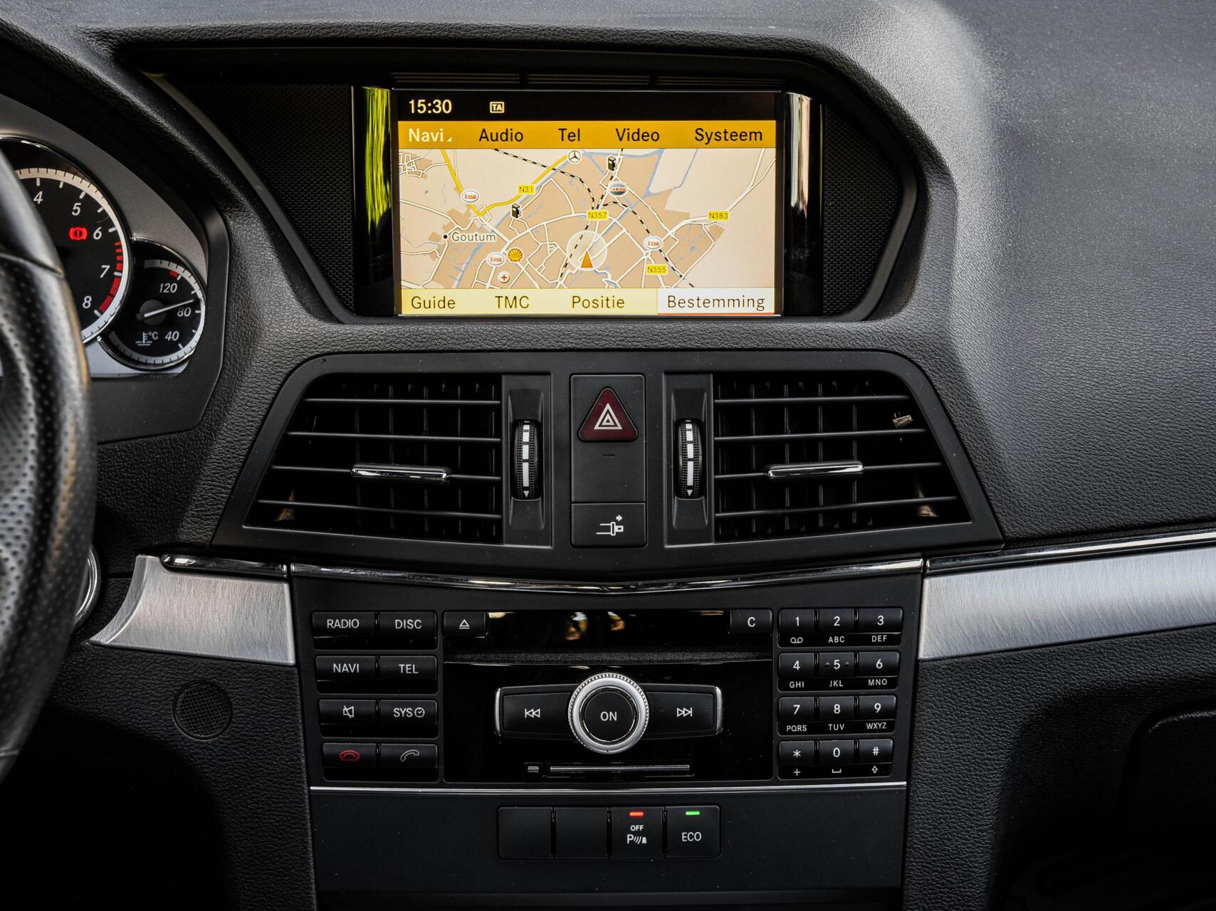 Foto van Mercedes-Benz E 200