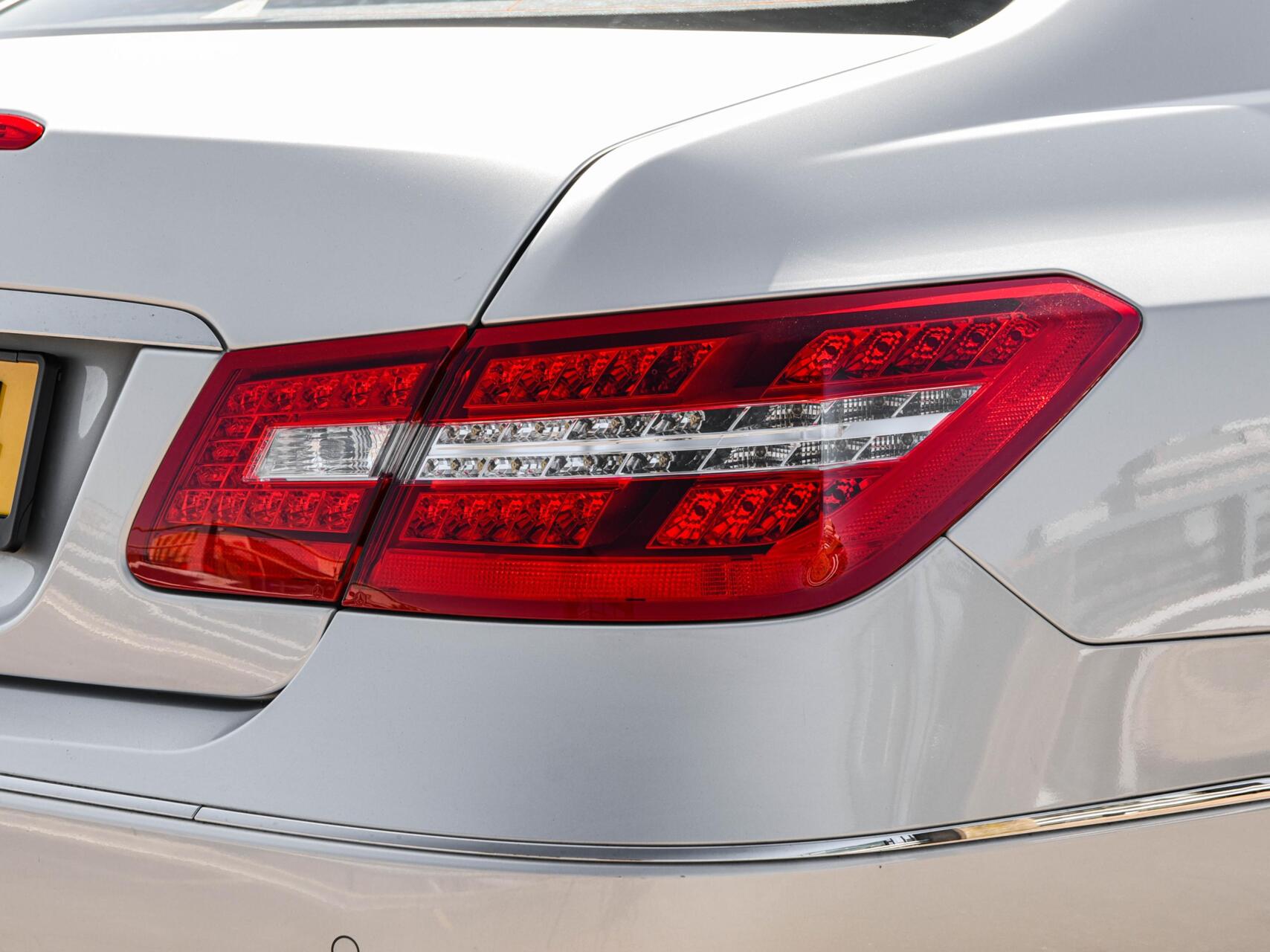Foto van Mercedes-Benz E 200