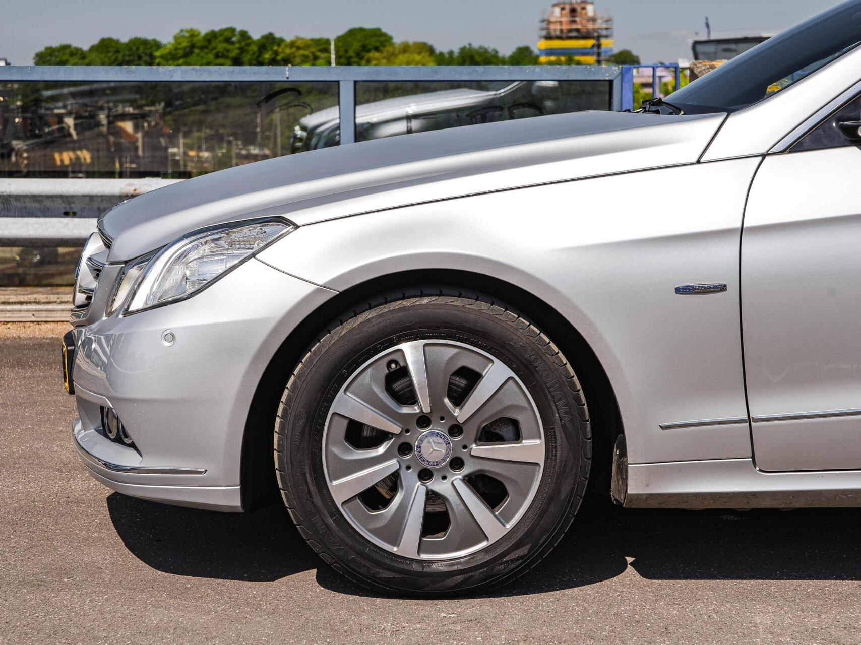 Foto van Mercedes-Benz E 200