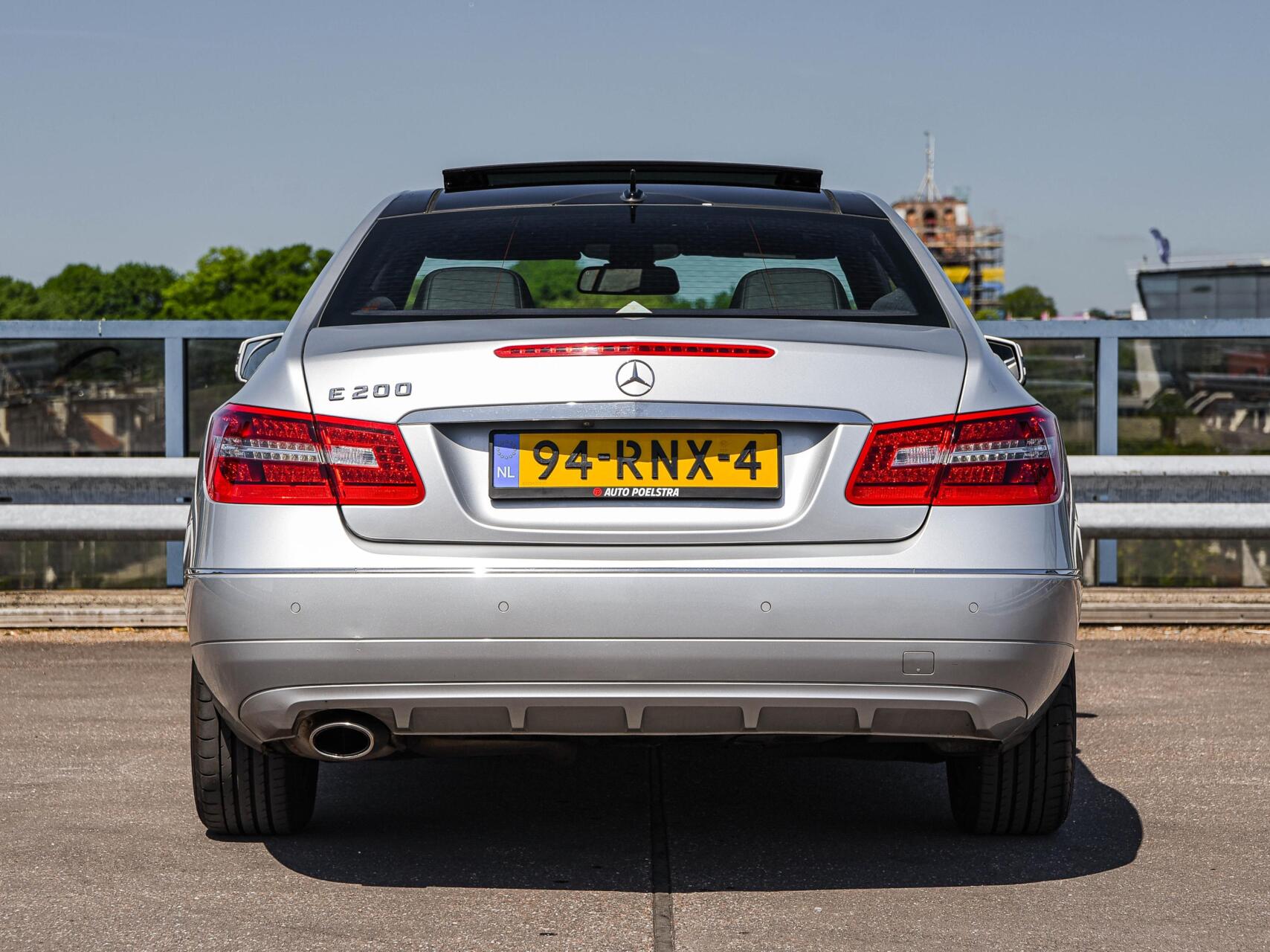 Foto van Mercedes-Benz E 200