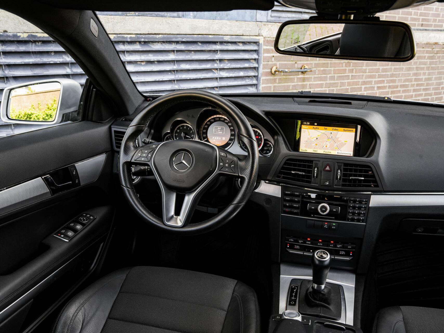 Foto van Mercedes-Benz E 200
