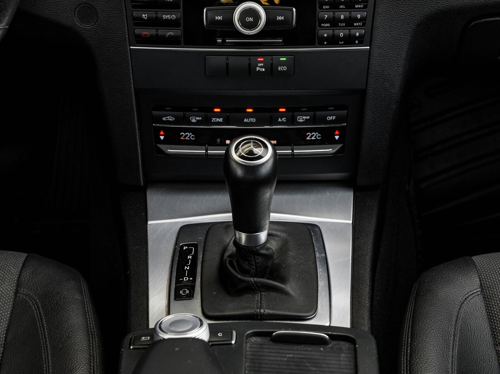 Foto van Mercedes-Benz E 200