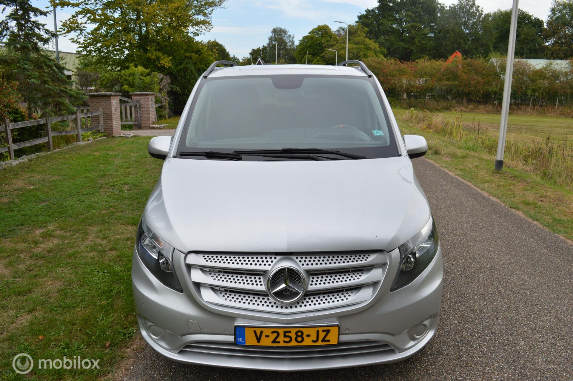 Foto van Mercedes-Benz Vito Tourer