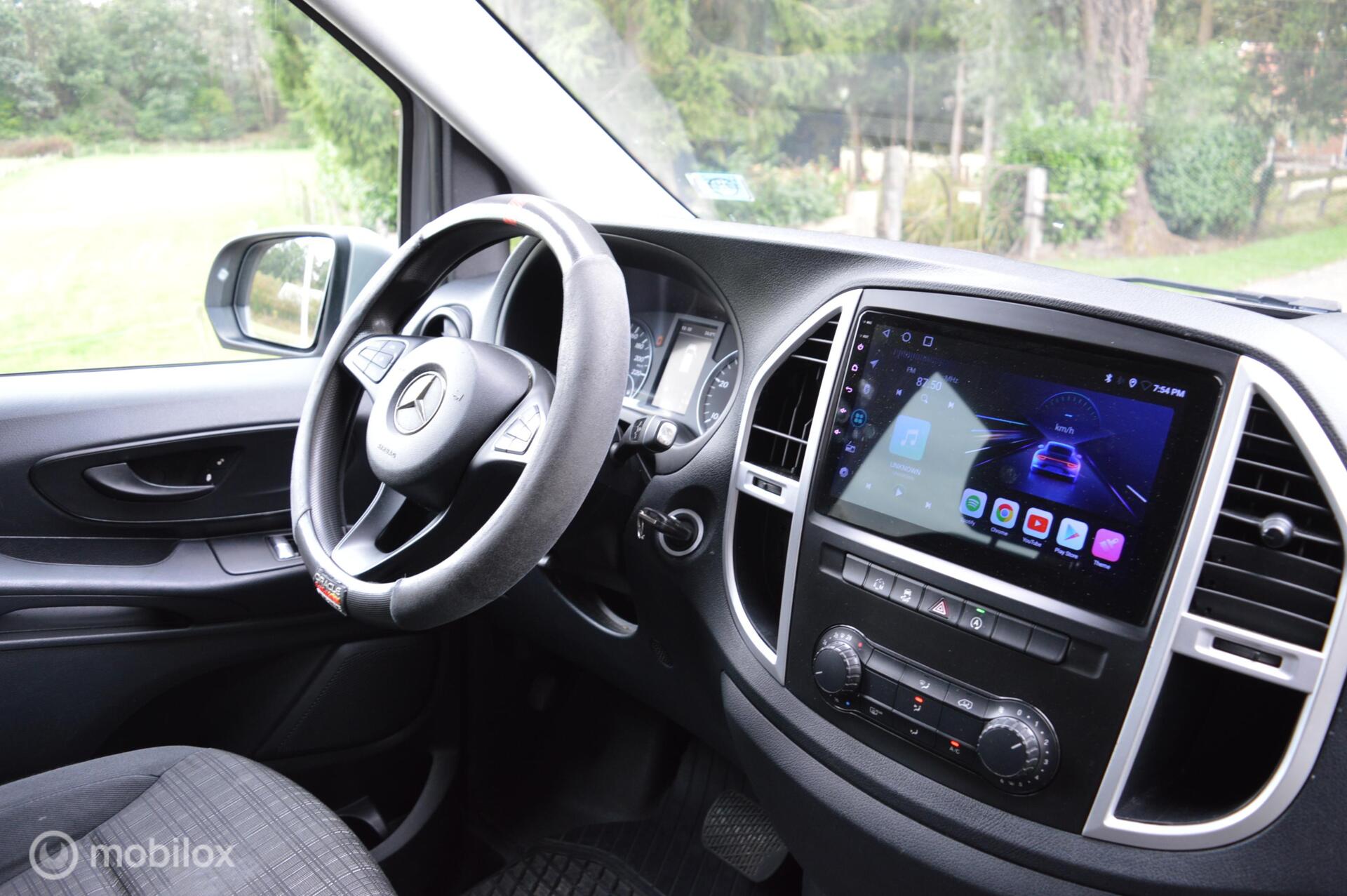 Foto van Mercedes-Benz Vito Tourer