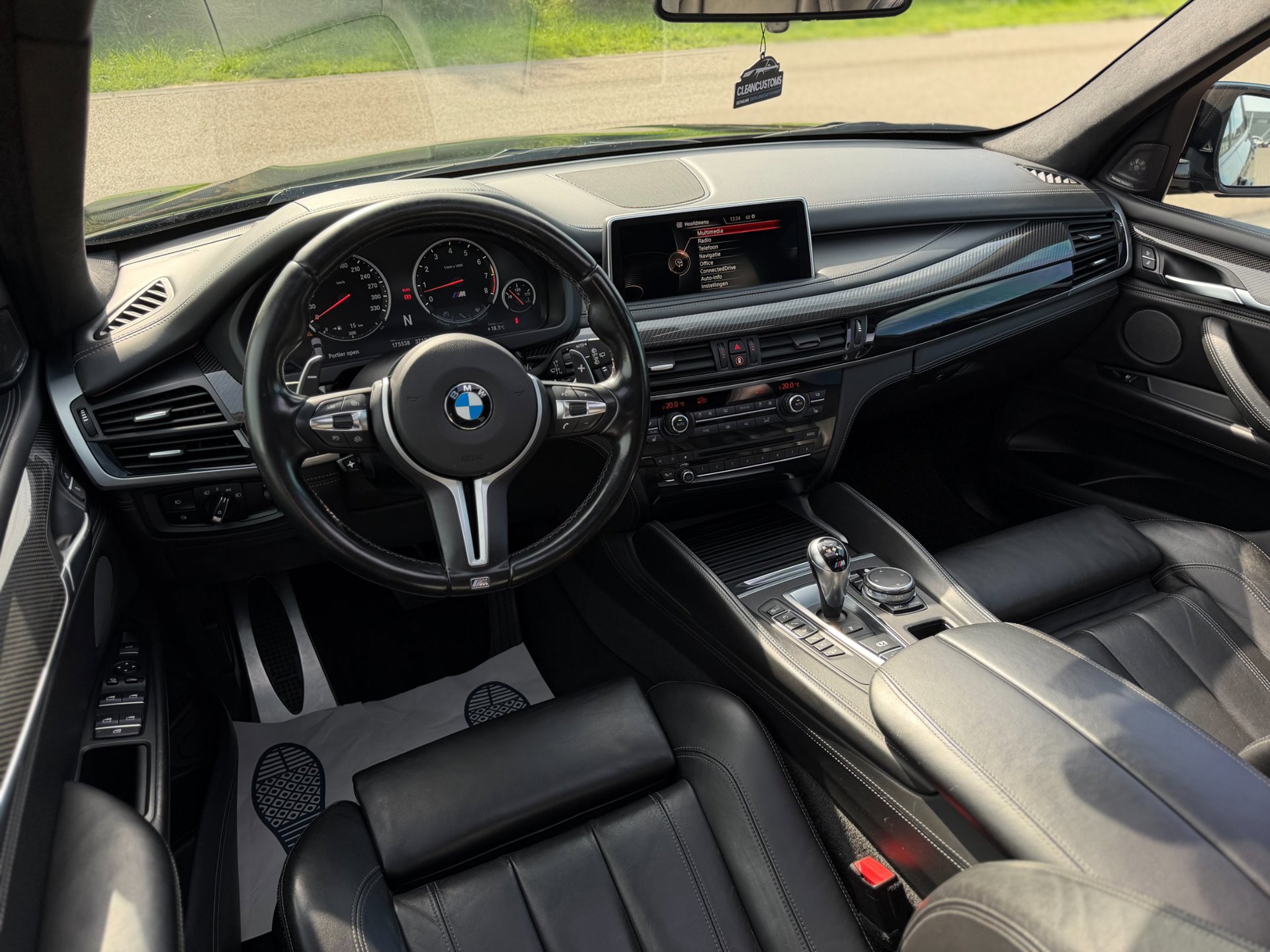 Foto van BMW X5 M