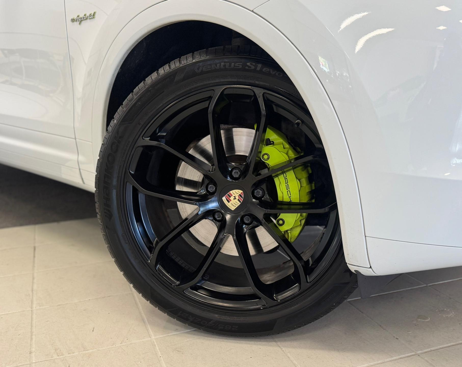 Foto van Porsche Cayenne S Hybrid