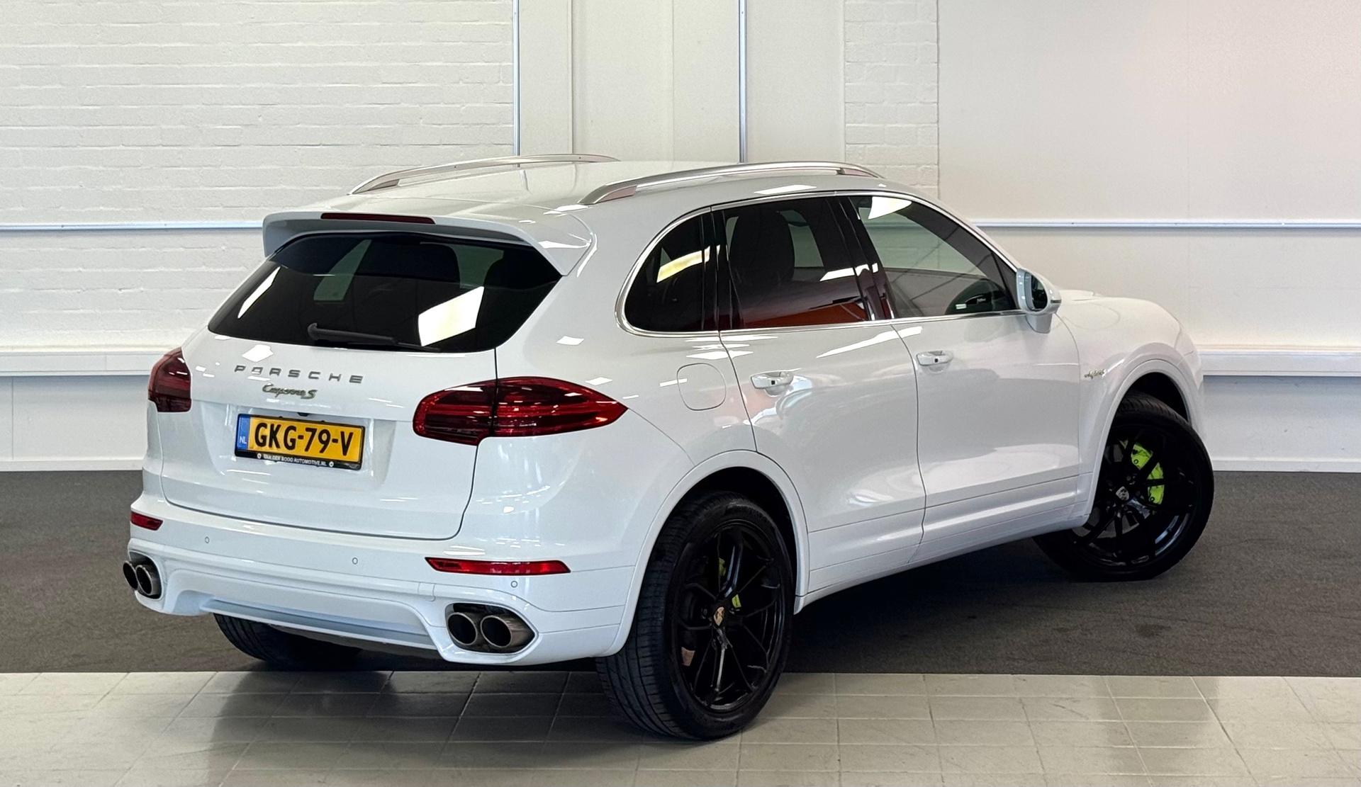 Foto van Porsche Cayenne S Hybrid