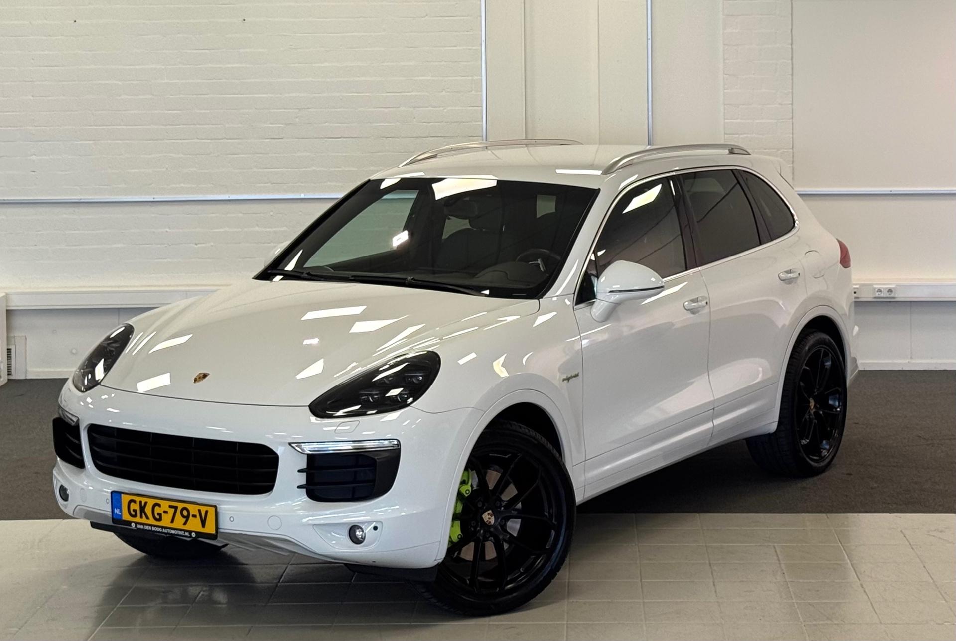 Foto van Porsche Cayenne S Hybrid