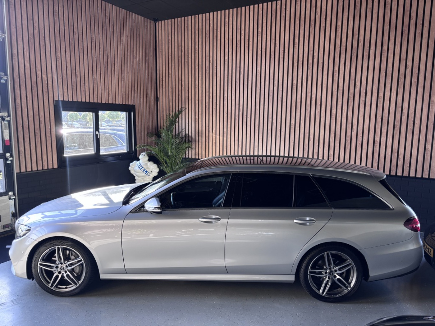 Foto van Mercedes-Benz E 200