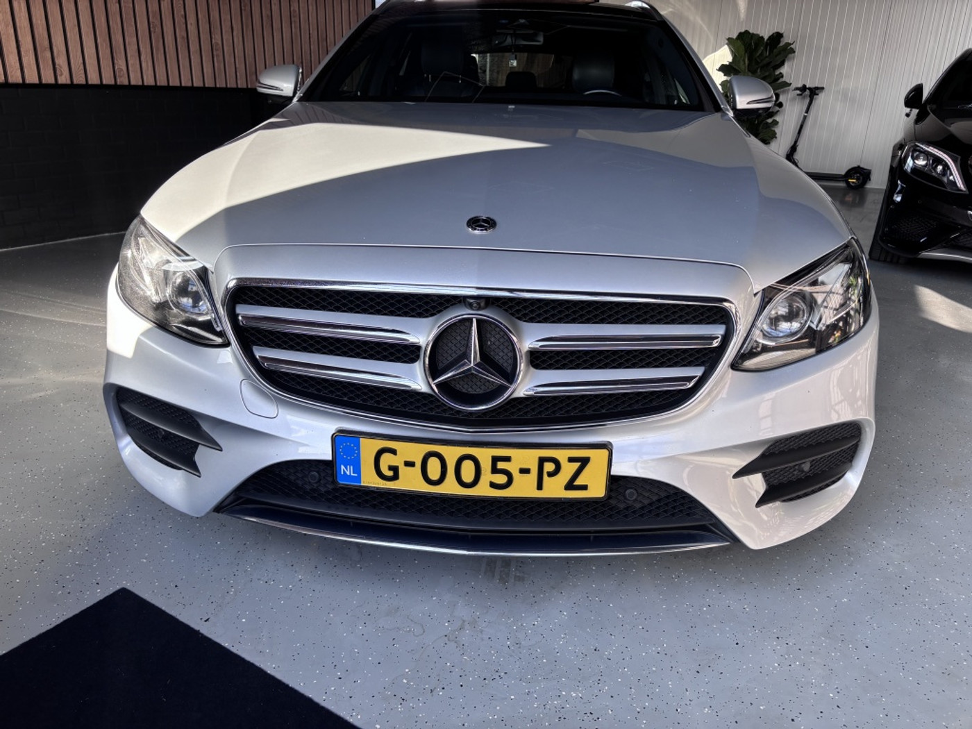 Foto van Mercedes-Benz E 200