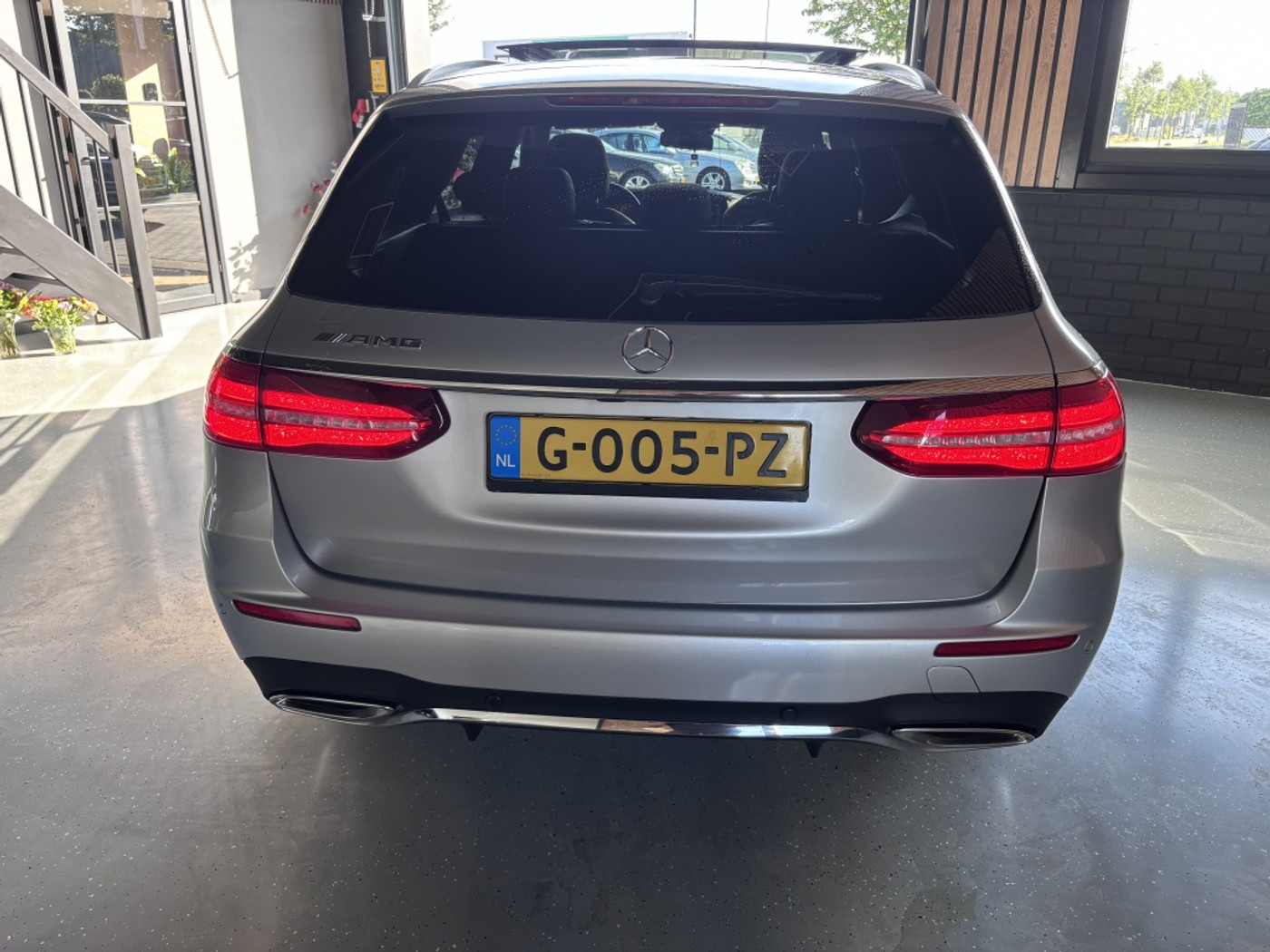 Foto van Mercedes-Benz E 200