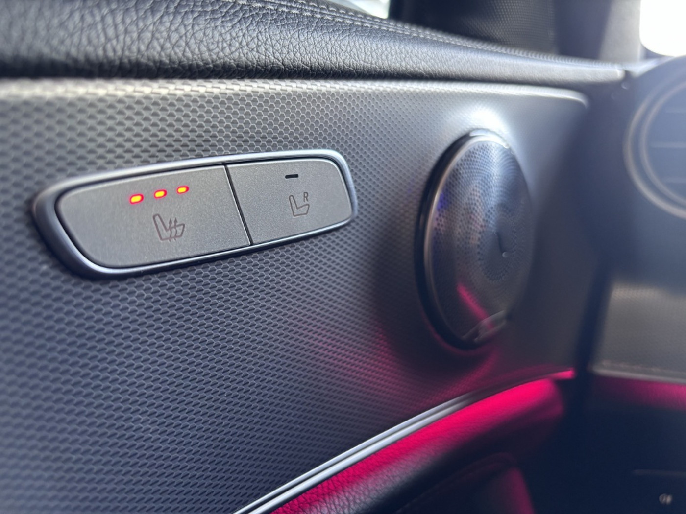 Foto van Mercedes-Benz E 200