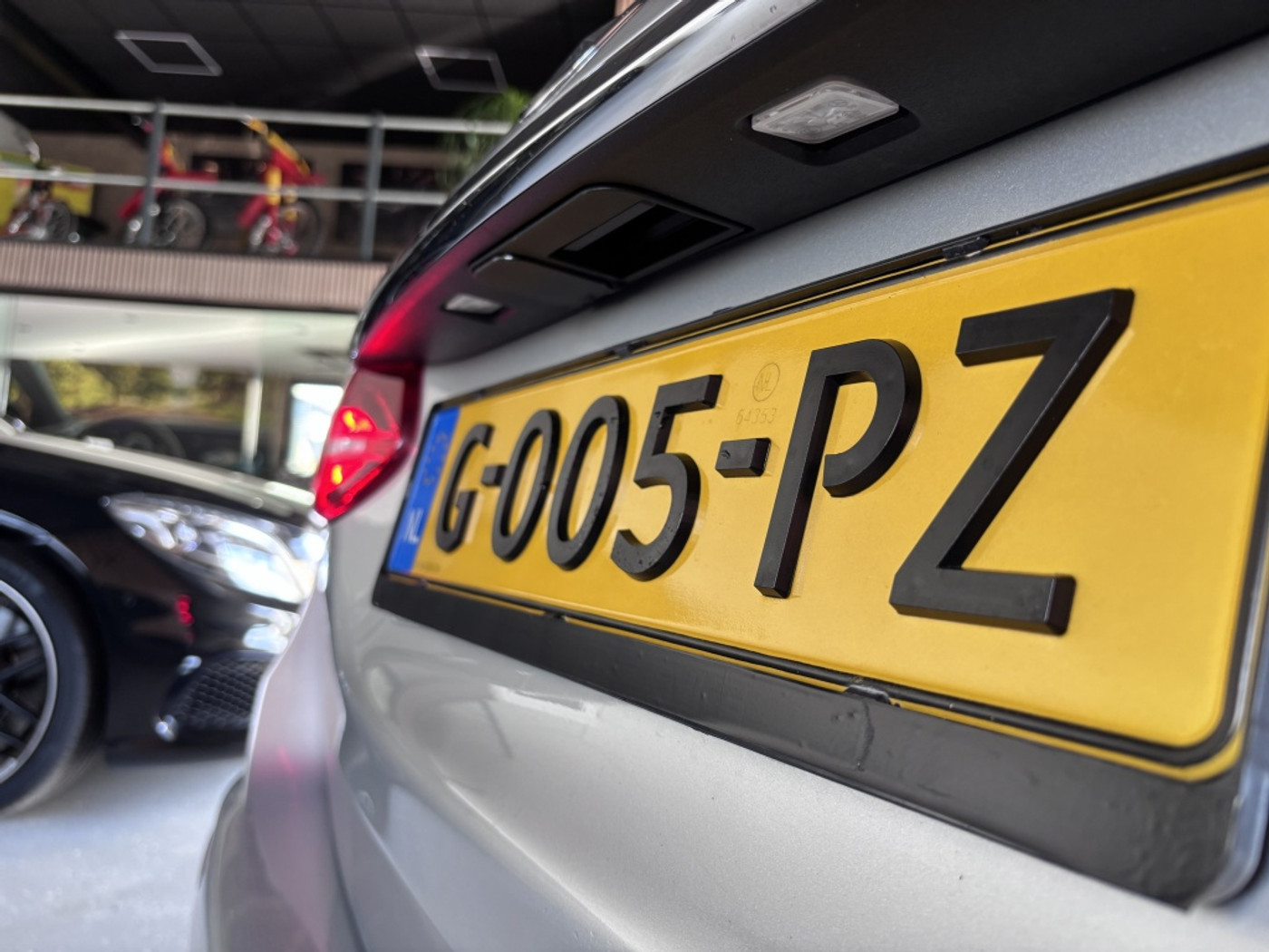 Foto van Mercedes-Benz E 200