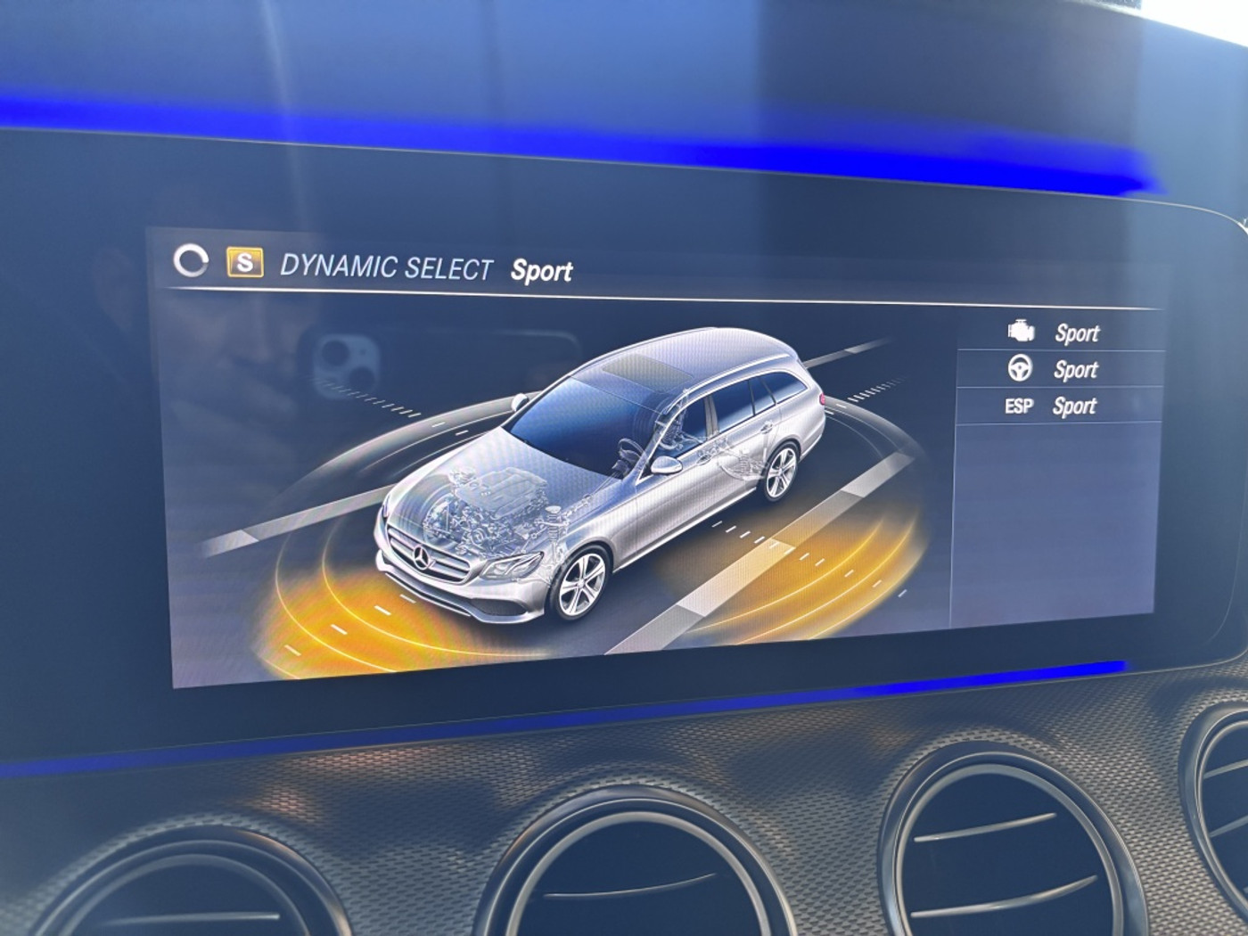 Foto van Mercedes-Benz E 200