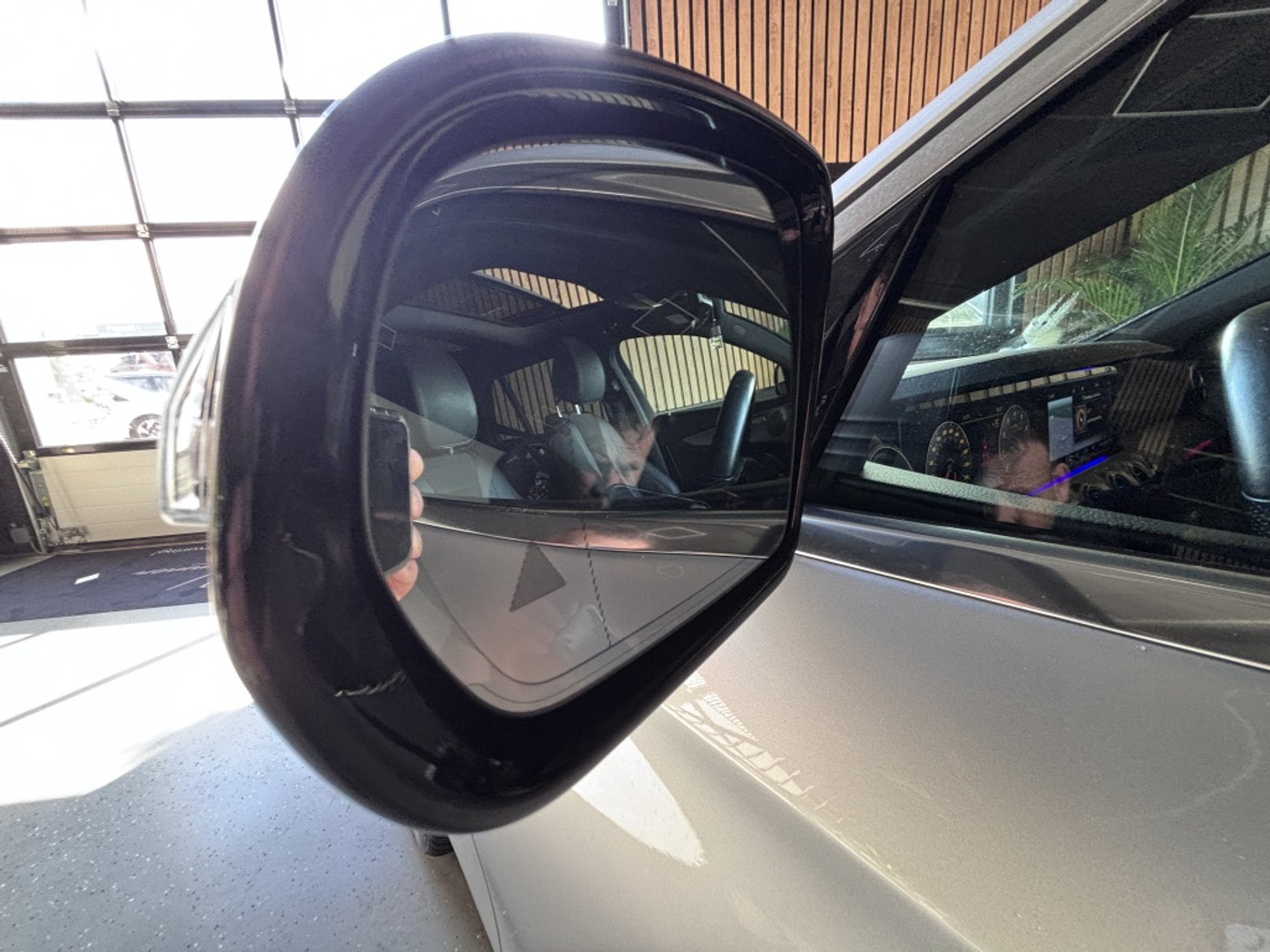 Foto van Mercedes-Benz E 200