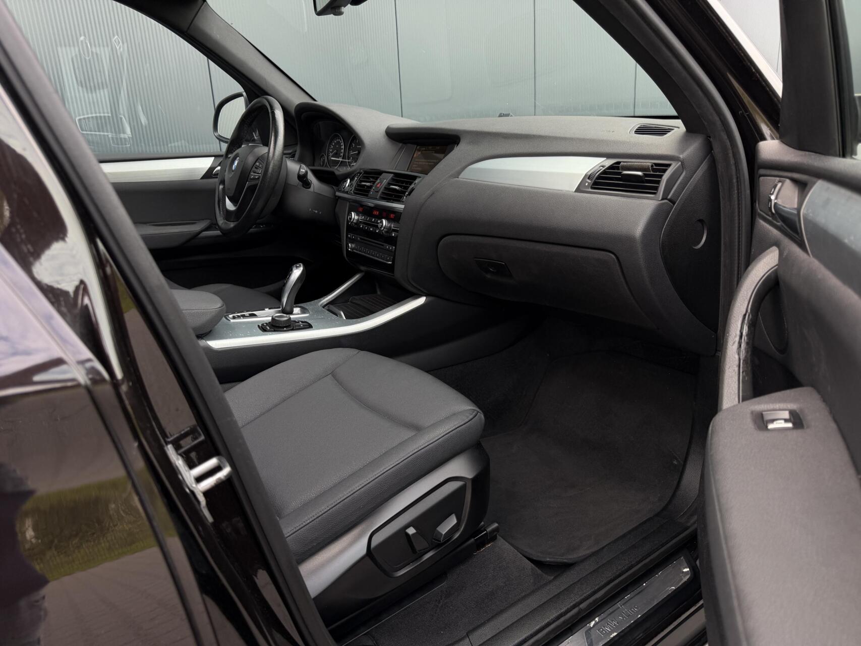 Foto van BMW X3 Xdrive28i