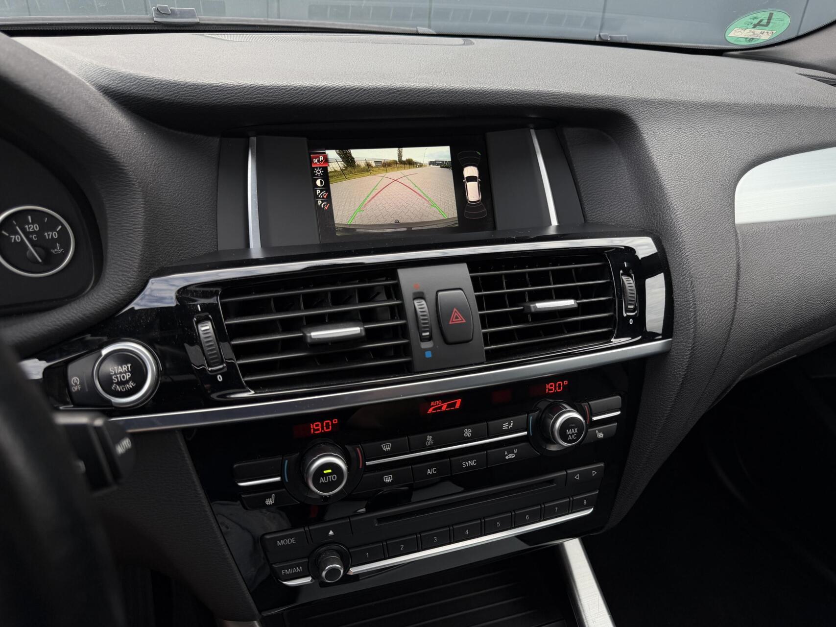 Foto van BMW X3 Xdrive28i