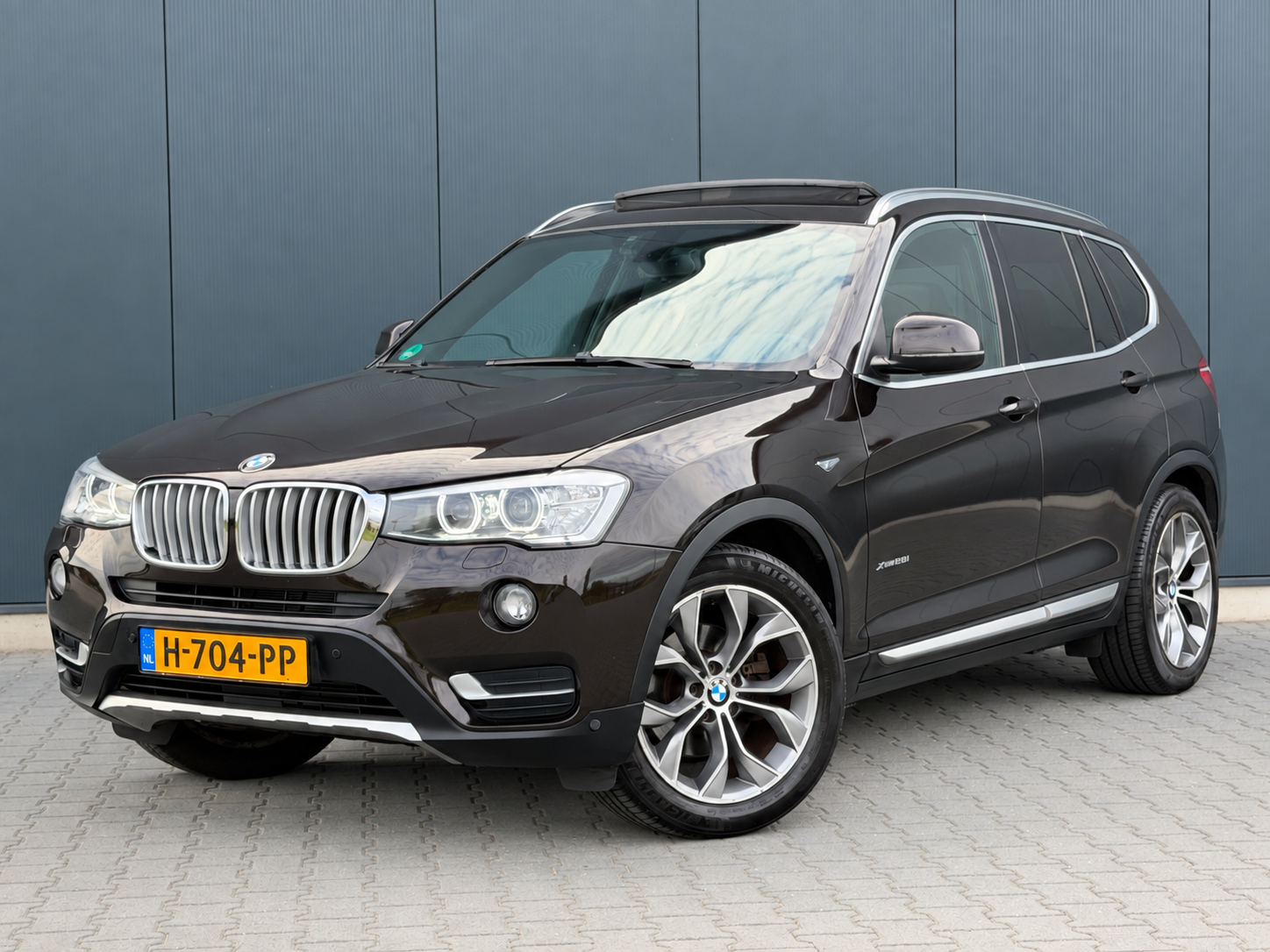 BMW X3 Xdrive28i xDrive28I X-Line Xenon - Pano - Leder - Trekhaak - Keurige Auto 2015 - voorkant