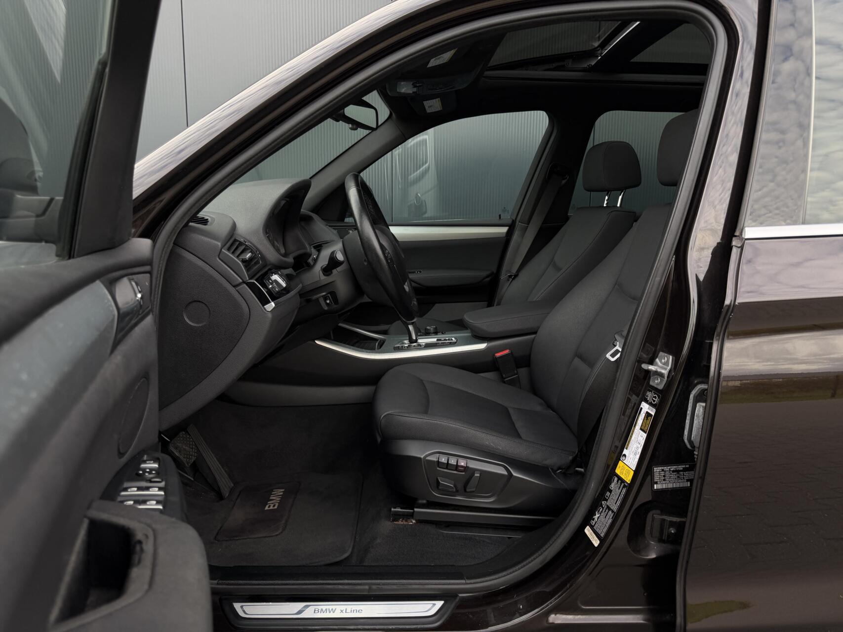 Foto van BMW X3 Xdrive28i