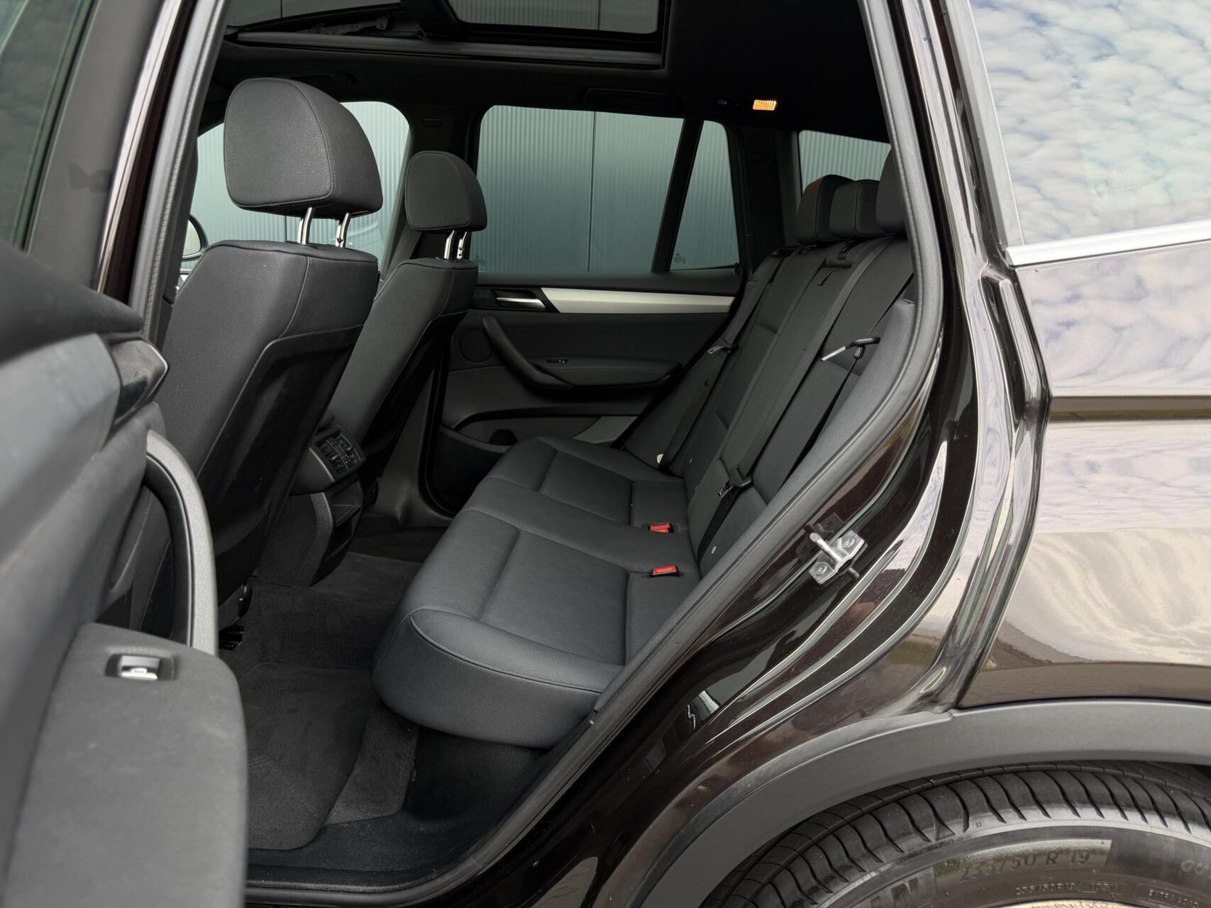 Foto van BMW X3 Xdrive28i
