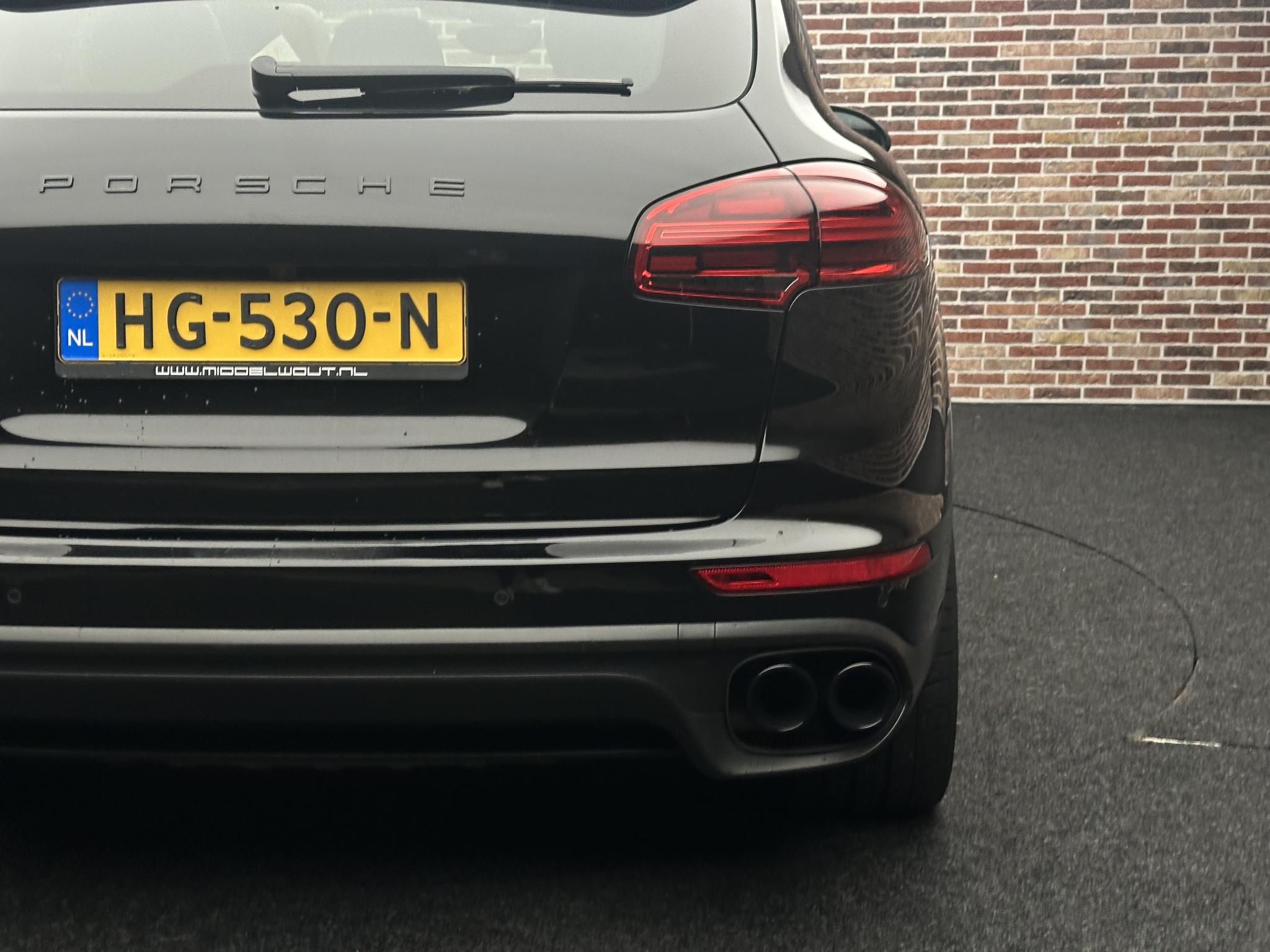 Foto van Porsche Cayenne S E-hybrid