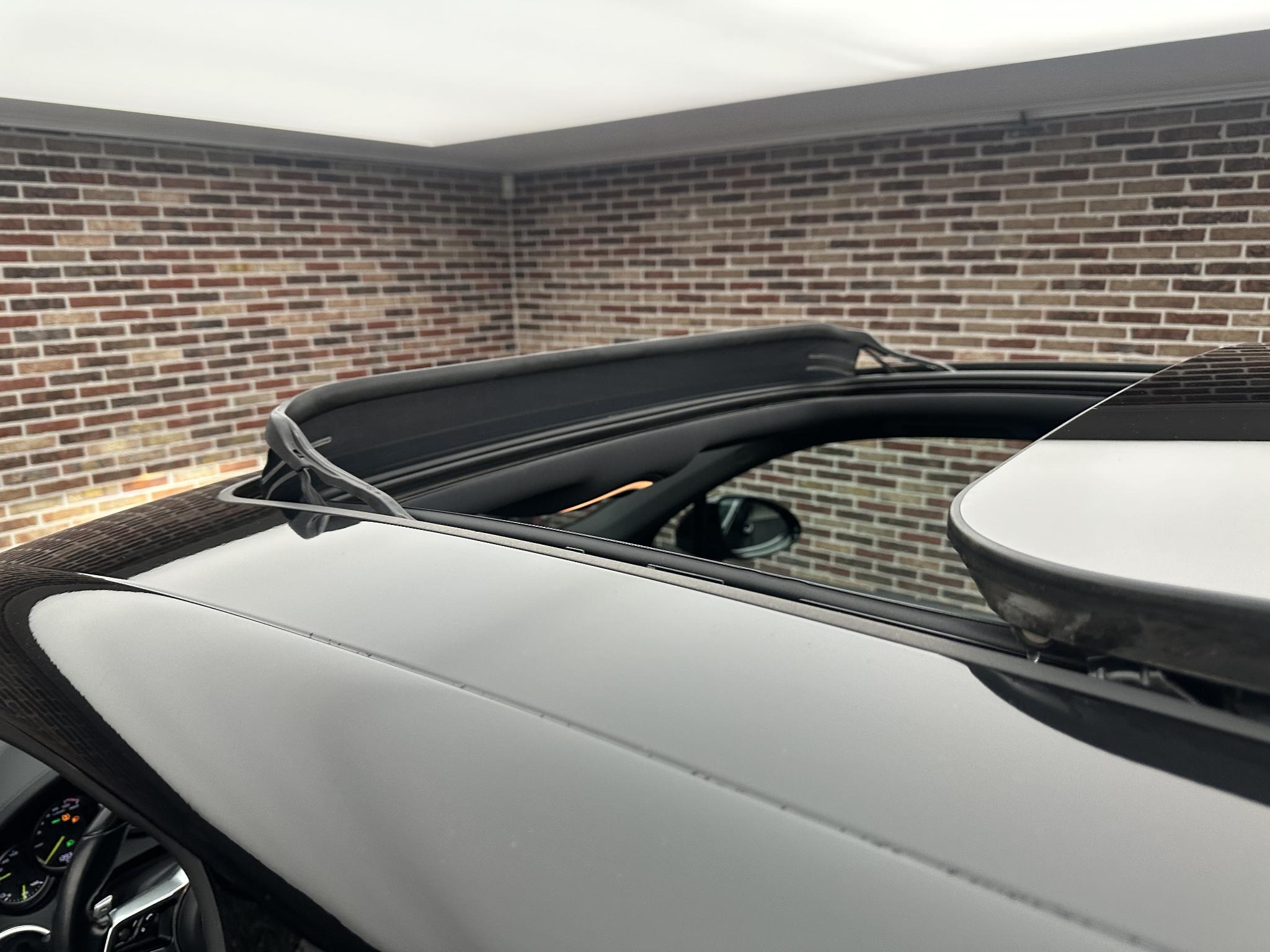 Foto van Porsche Cayenne S E-hybrid