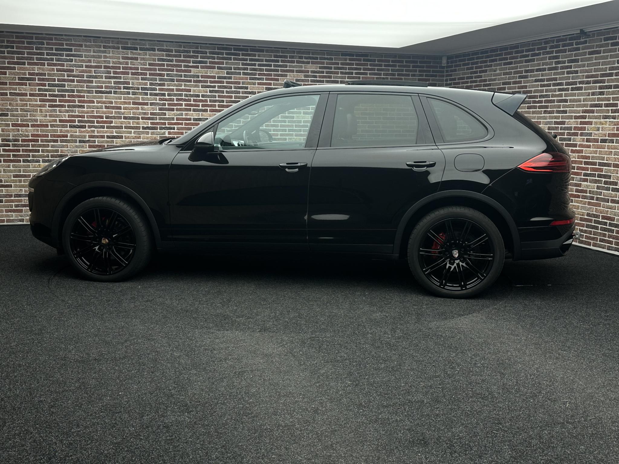 Foto van Porsche Cayenne S E-hybrid