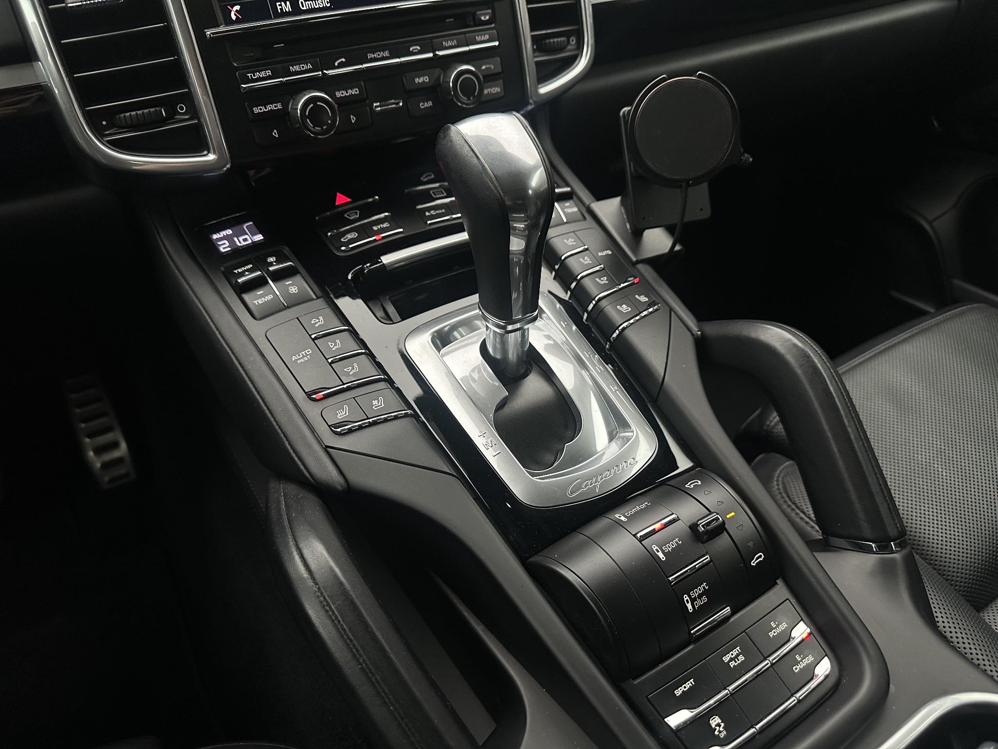 Foto van Porsche Cayenne S E-hybrid